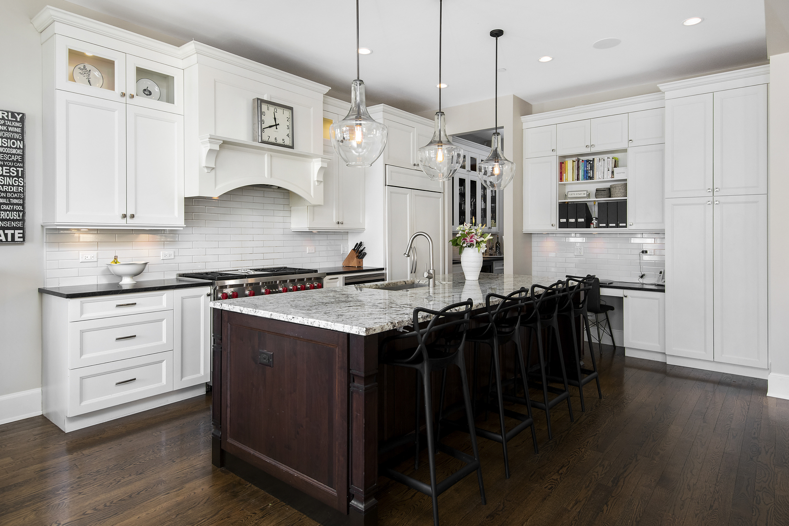 3649 N Paulina Street