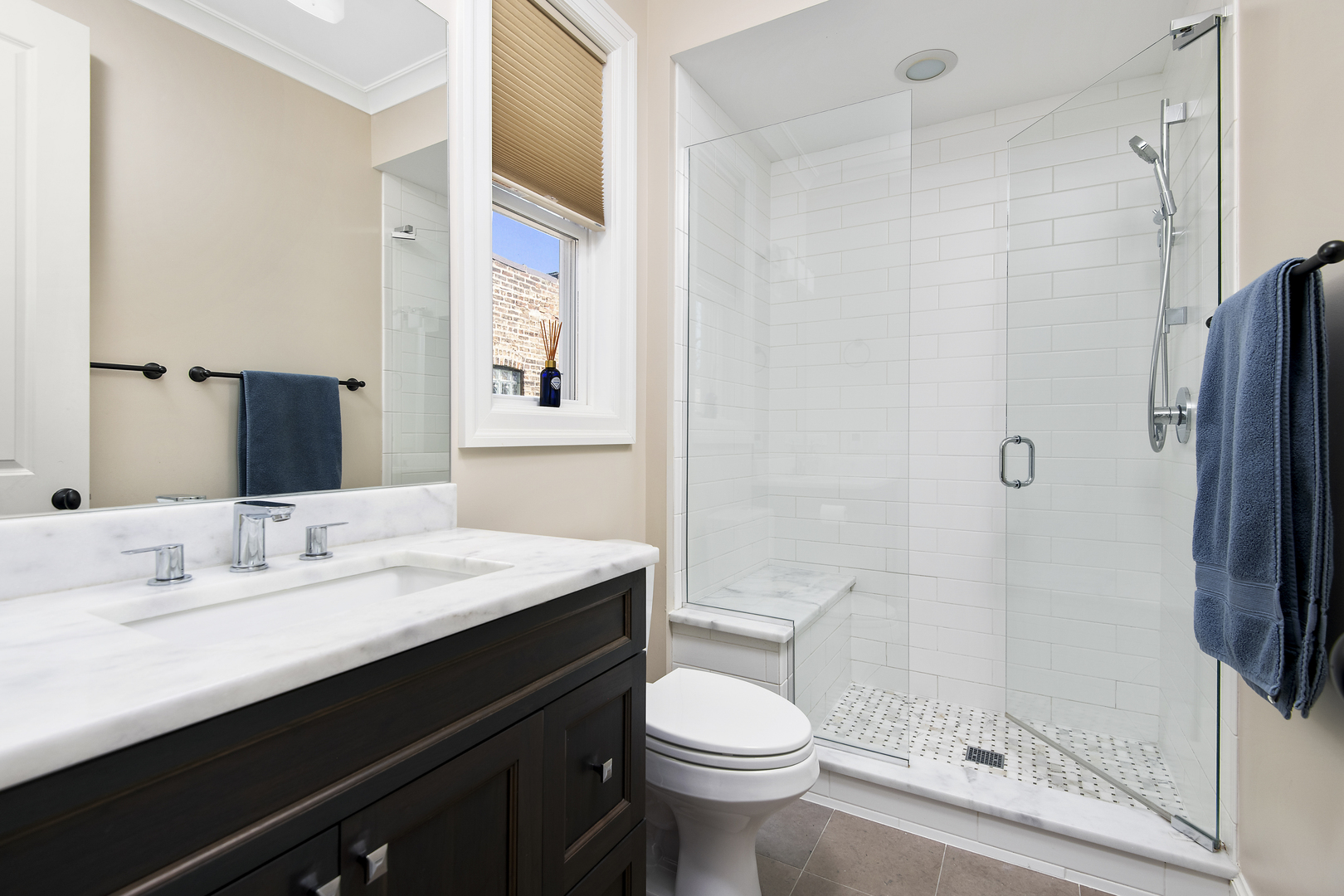 3649 N Paulina Street