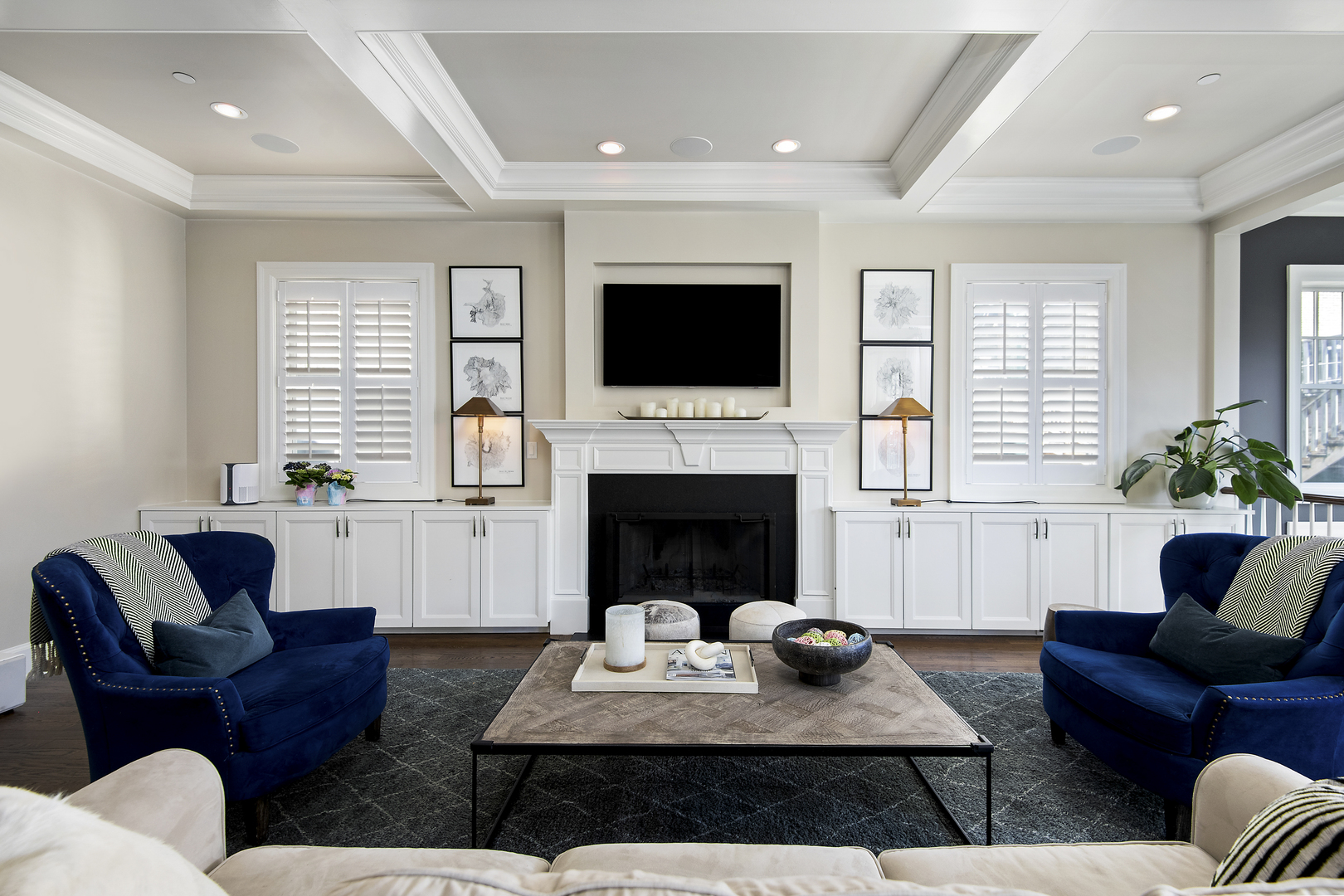 3649 N Paulina Street