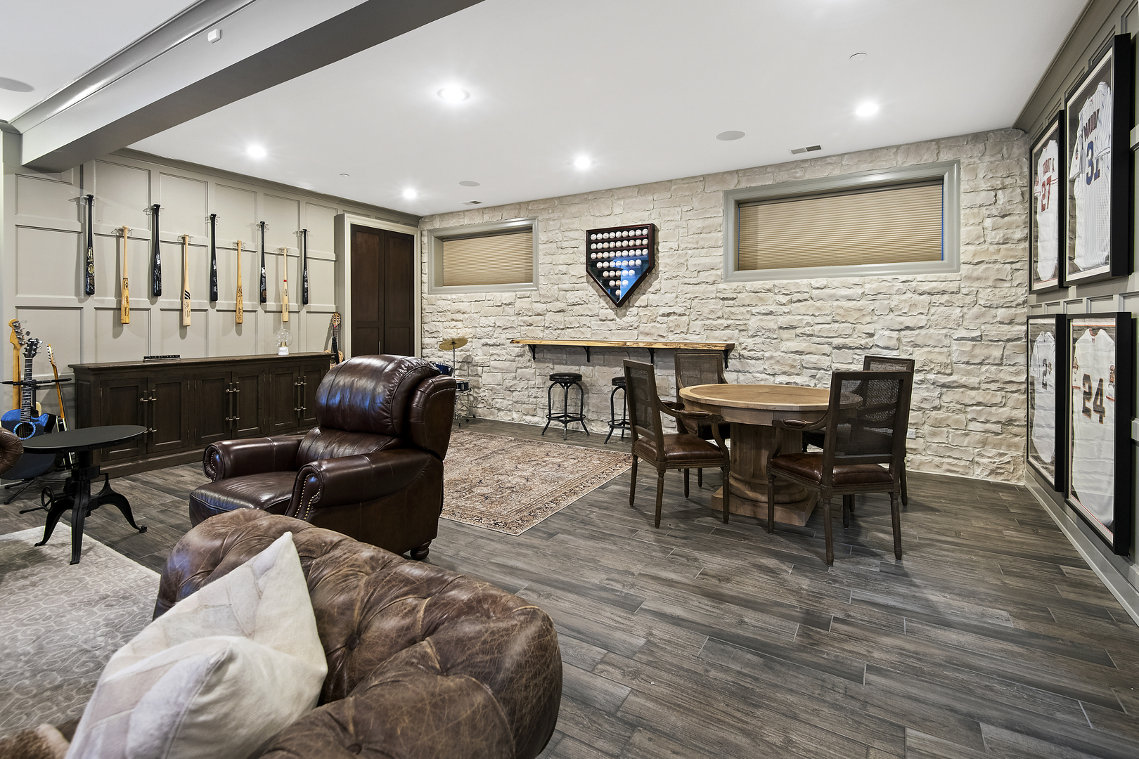 3649 N Paulina Street