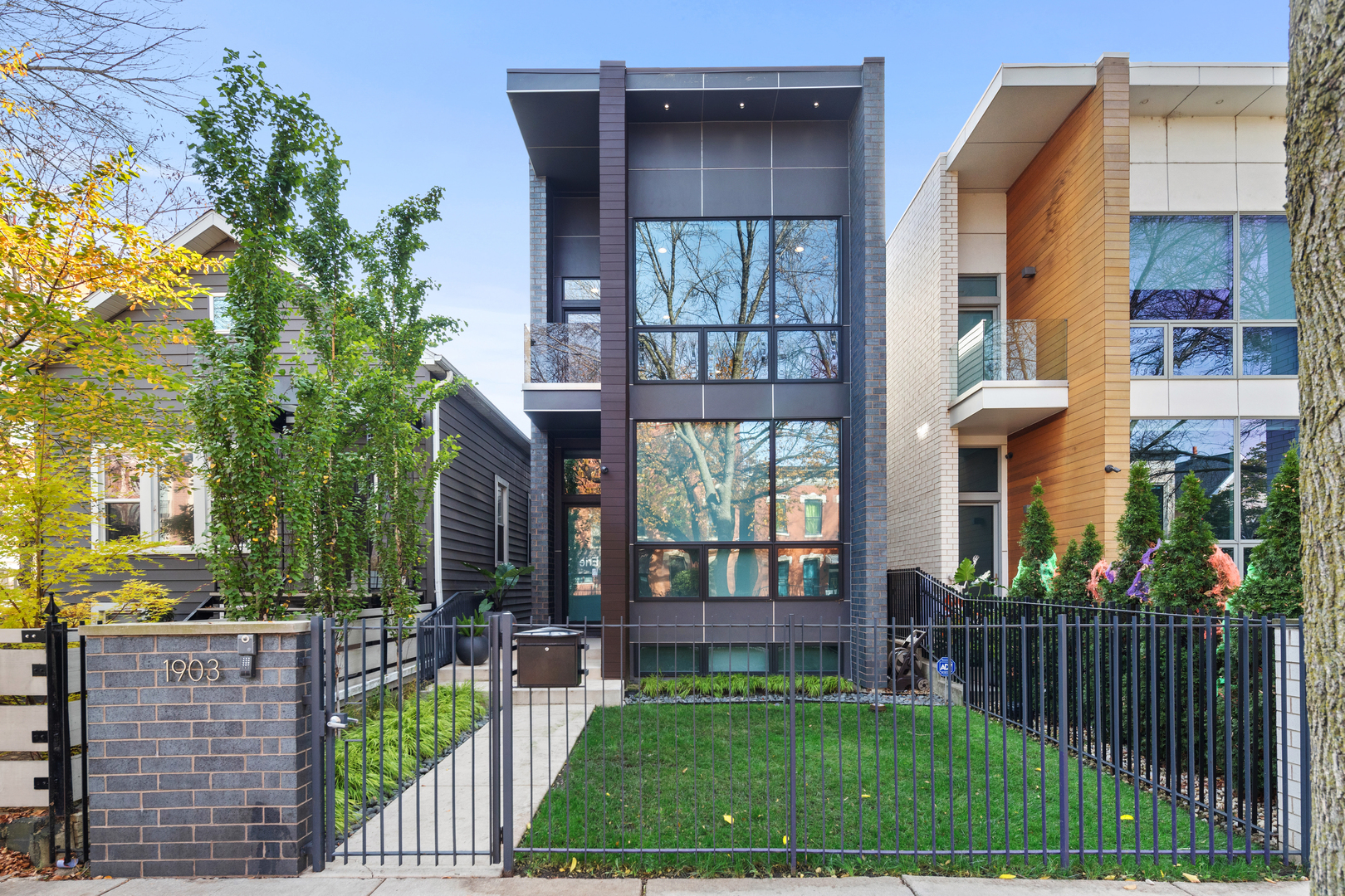 1903 W Erie Street