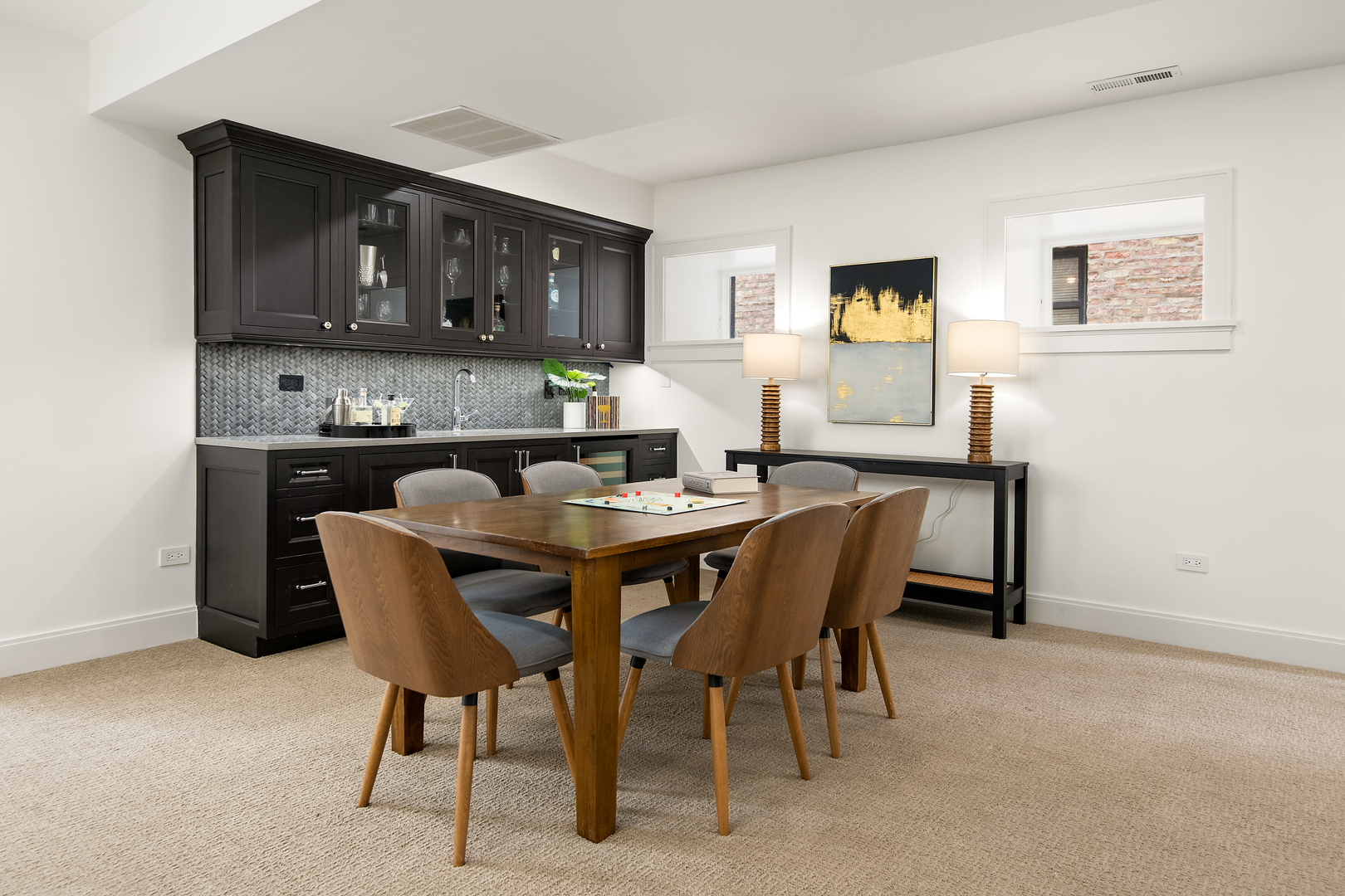 1319 W Cornelia Avenue