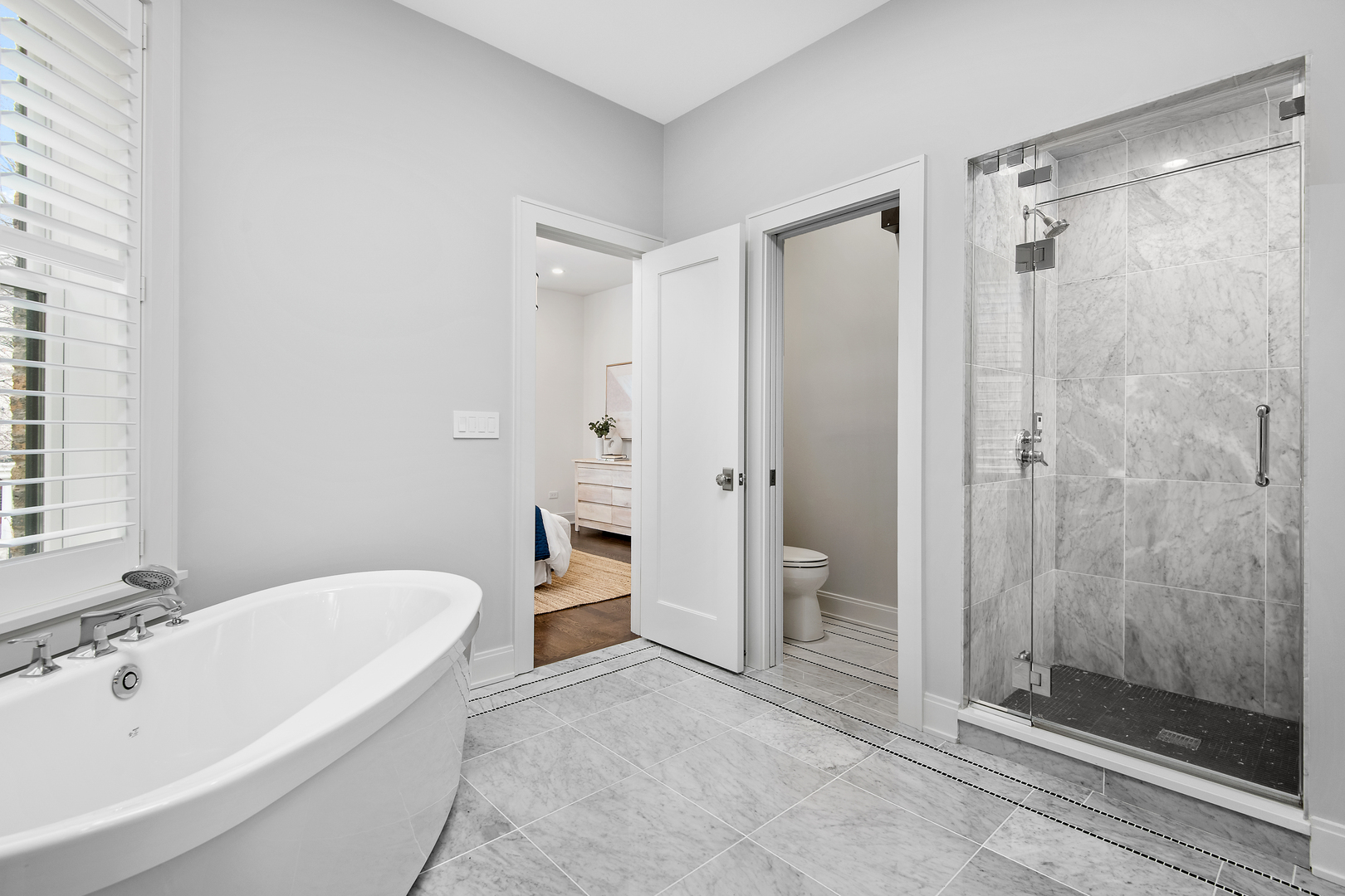 1319 W Cornelia Avenue