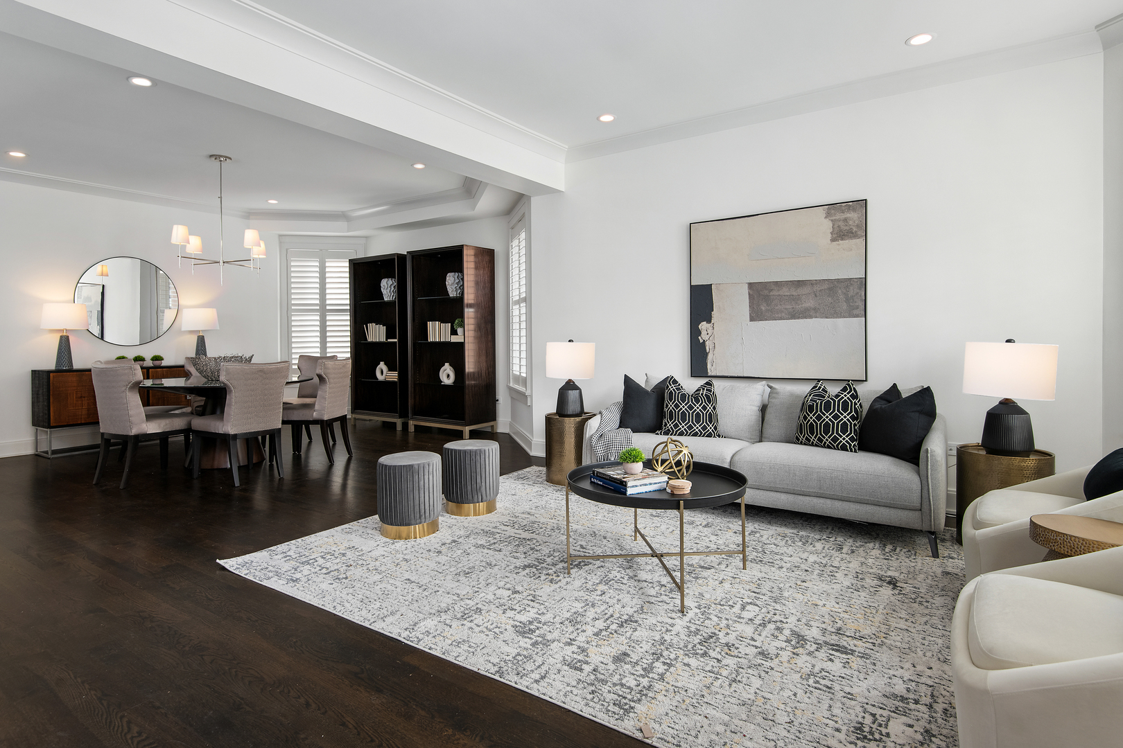 1319 W Cornelia Avenue