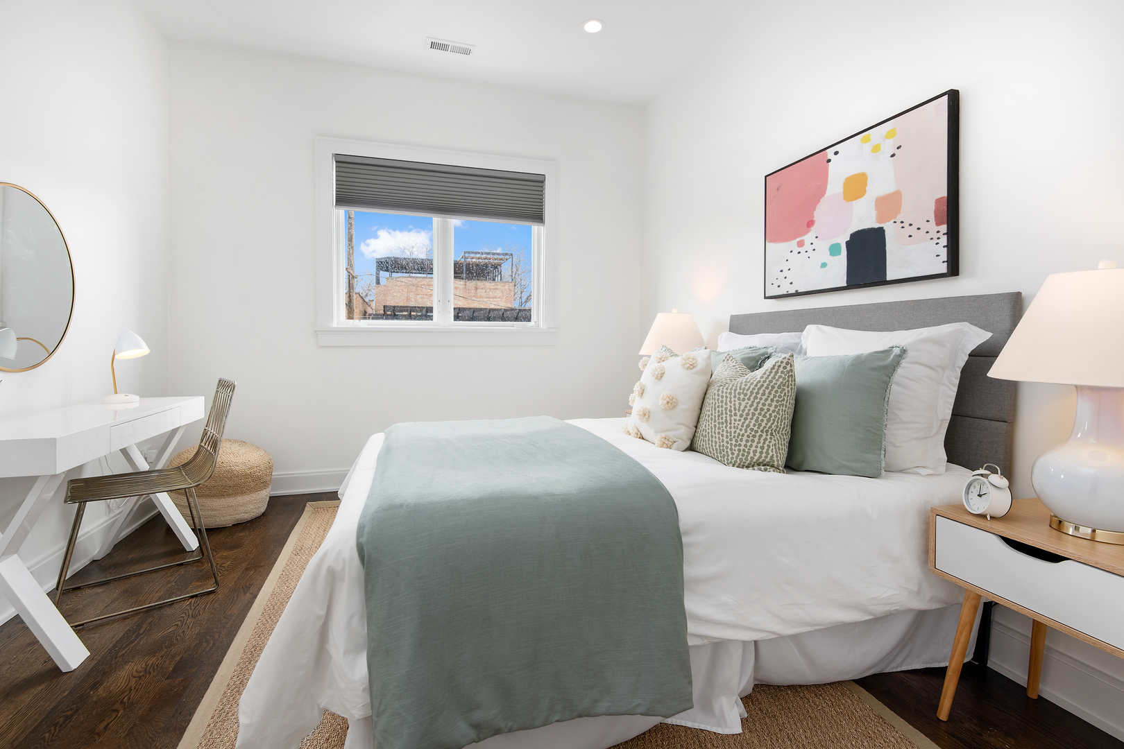 1319 W Cornelia Avenue