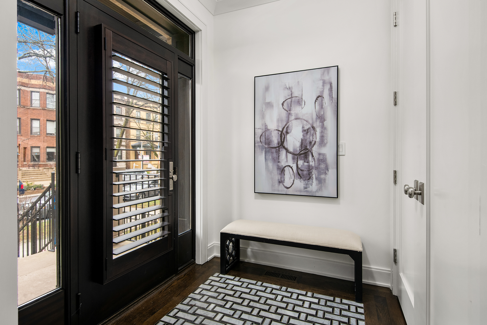 1319 W Cornelia Avenue