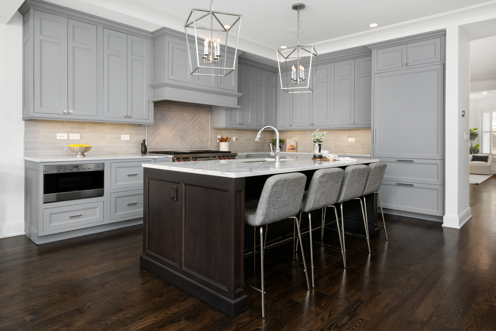 1319 W Cornelia Avenue