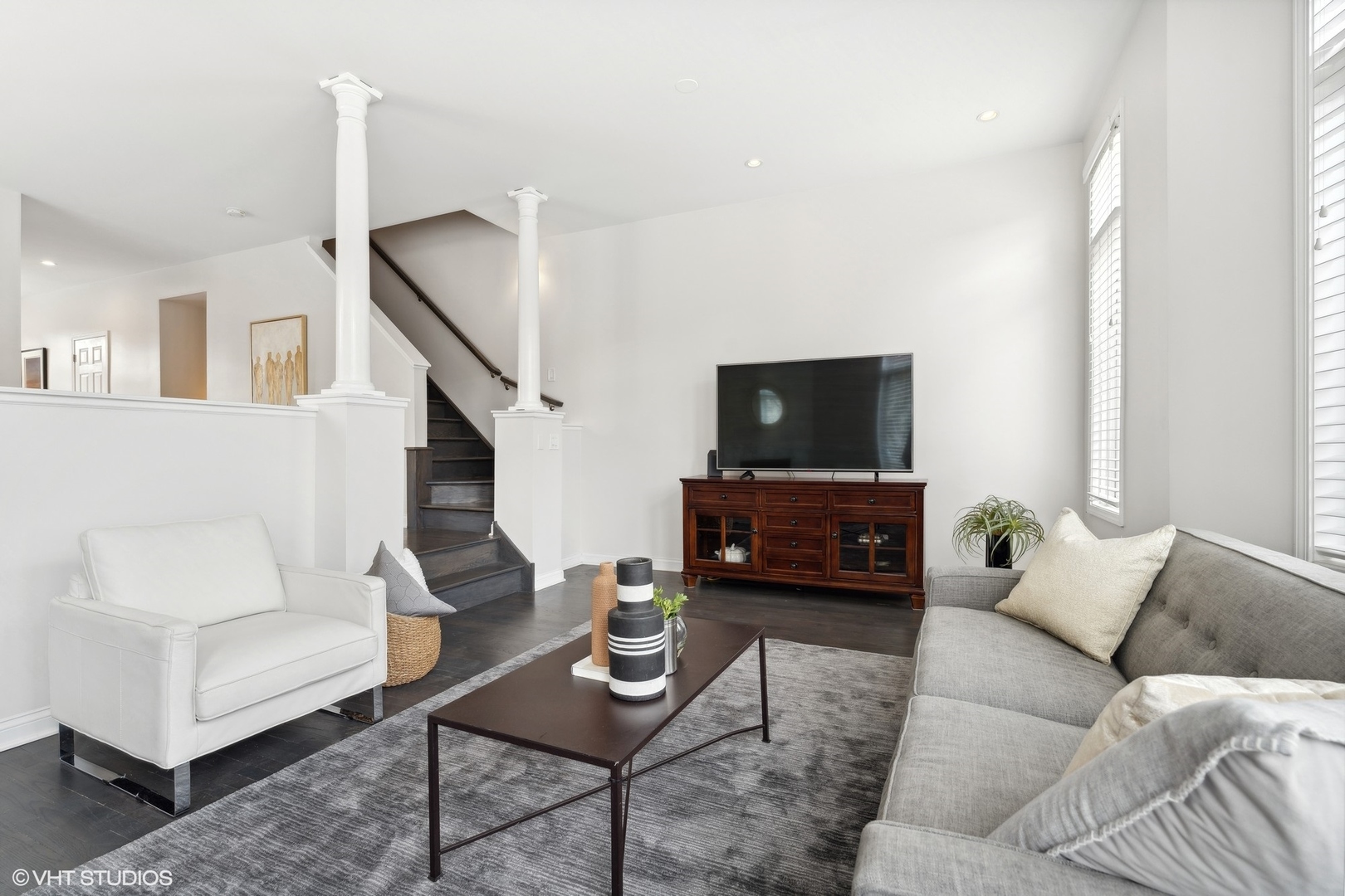 1472 S Prairie Avenue