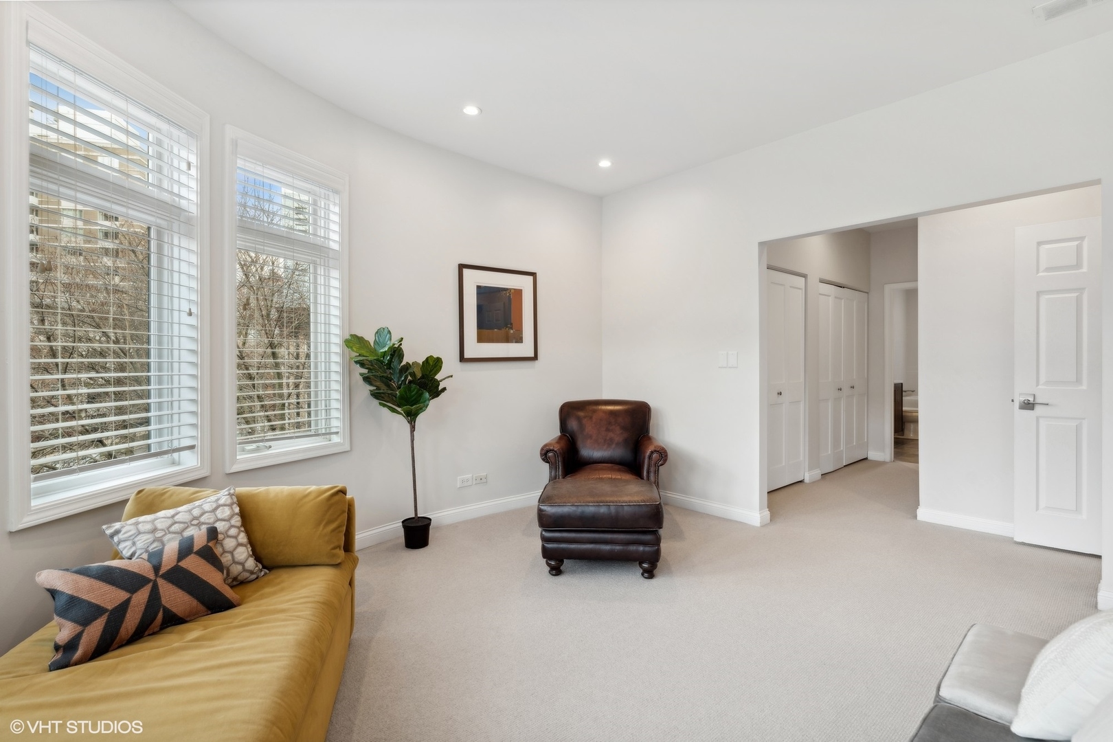 1472 S Prairie Avenue