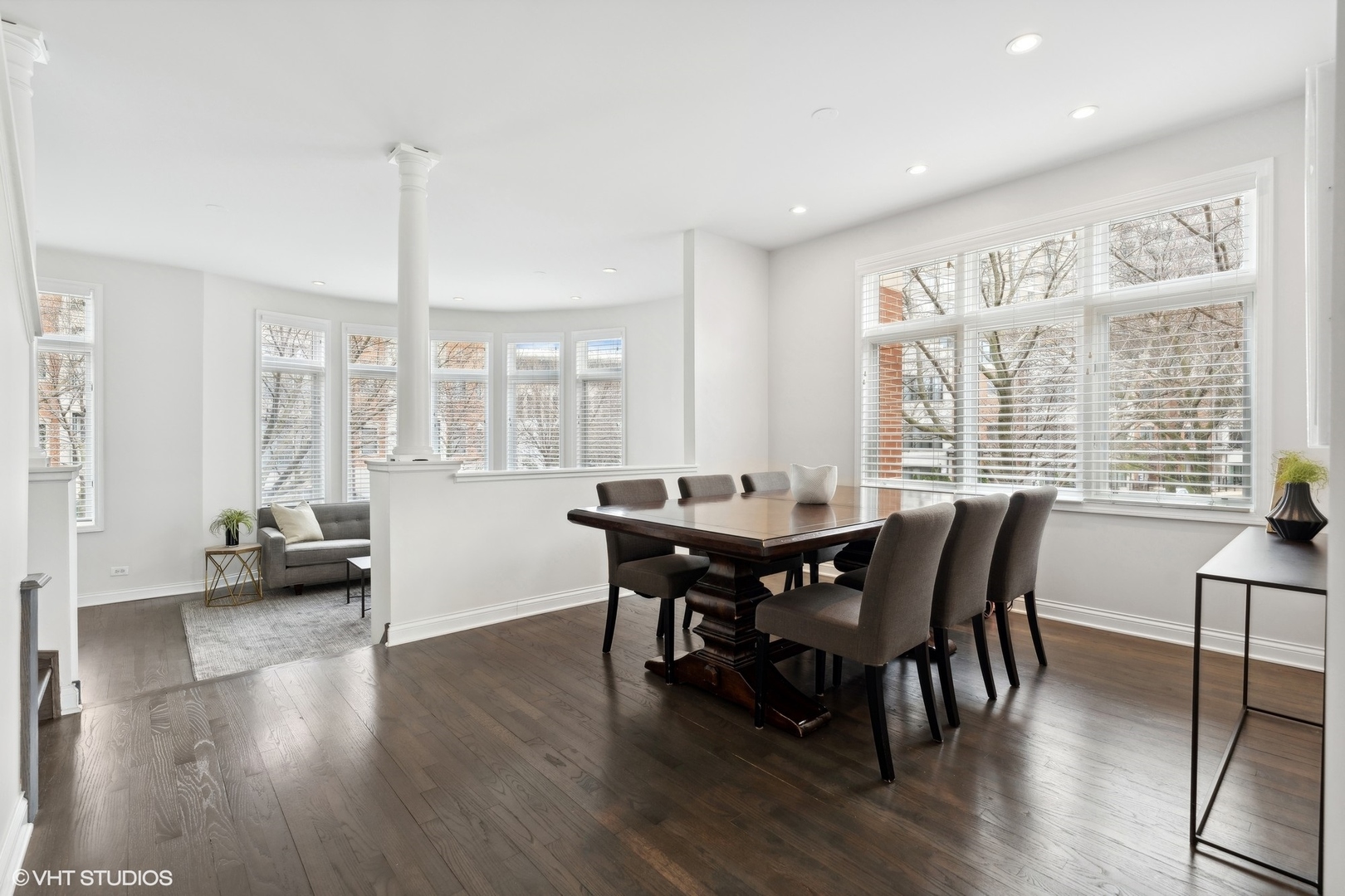 1472 S Prairie Avenue