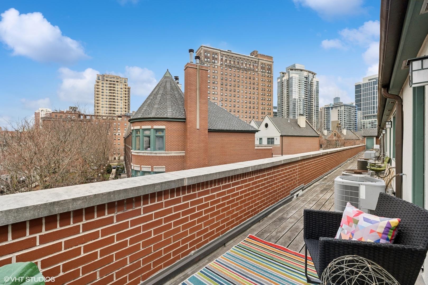 1472 S Prairie Avenue