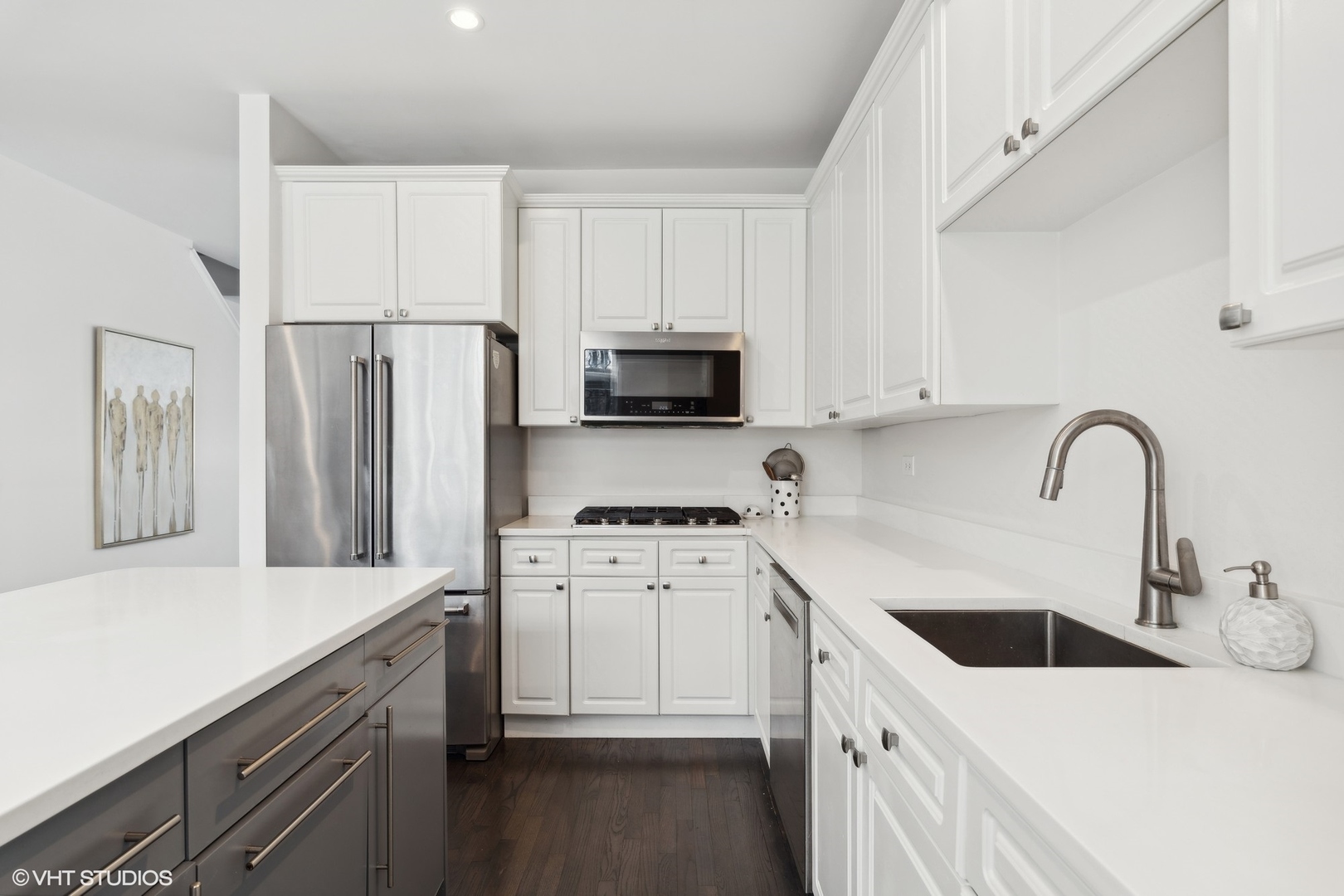 1472 S Prairie Avenue