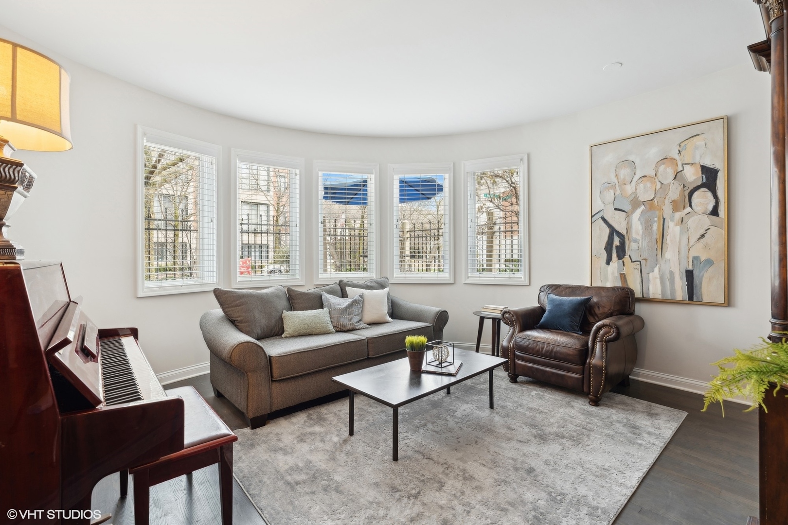 1472 S Prairie Avenue