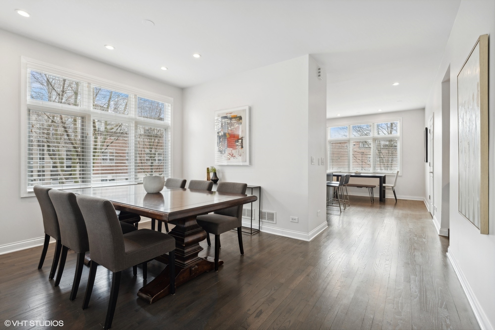 1472 S Prairie Avenue