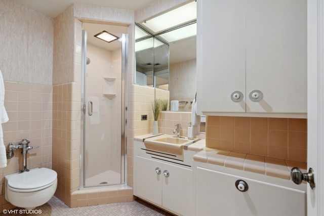 3500 N Lake Shore Drive Unit: 9C