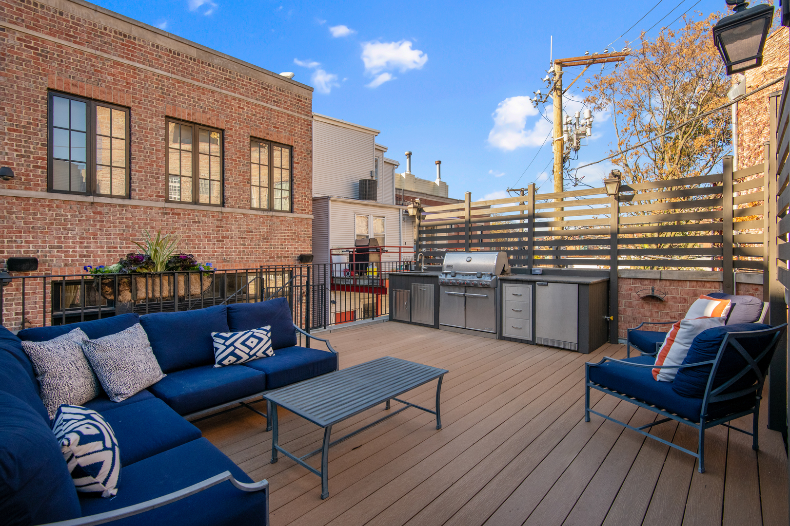 2625 N Seminary Street