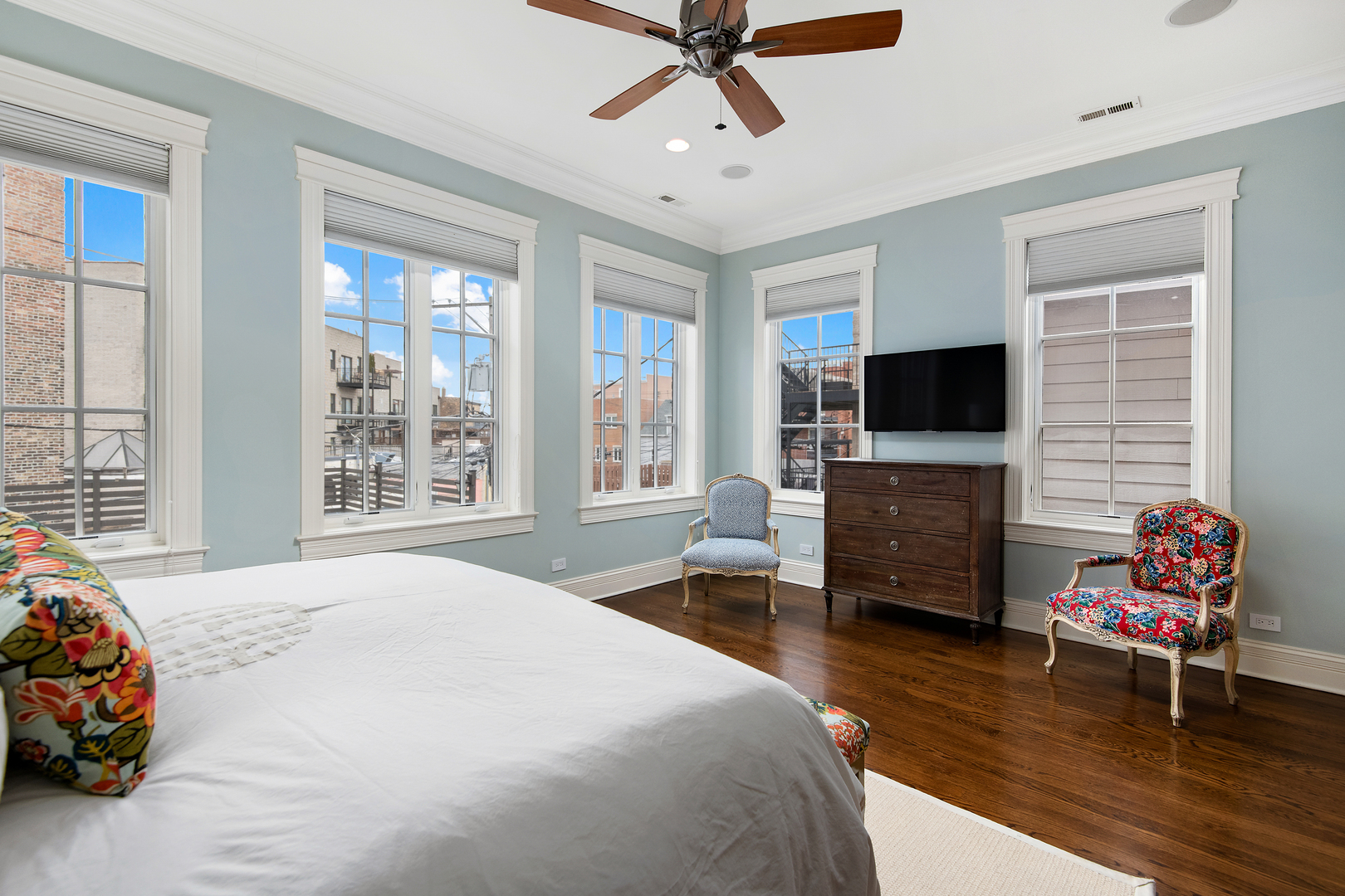 2625 N Seminary Street