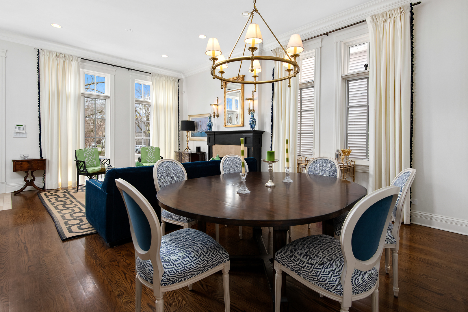 2625 N Seminary Street