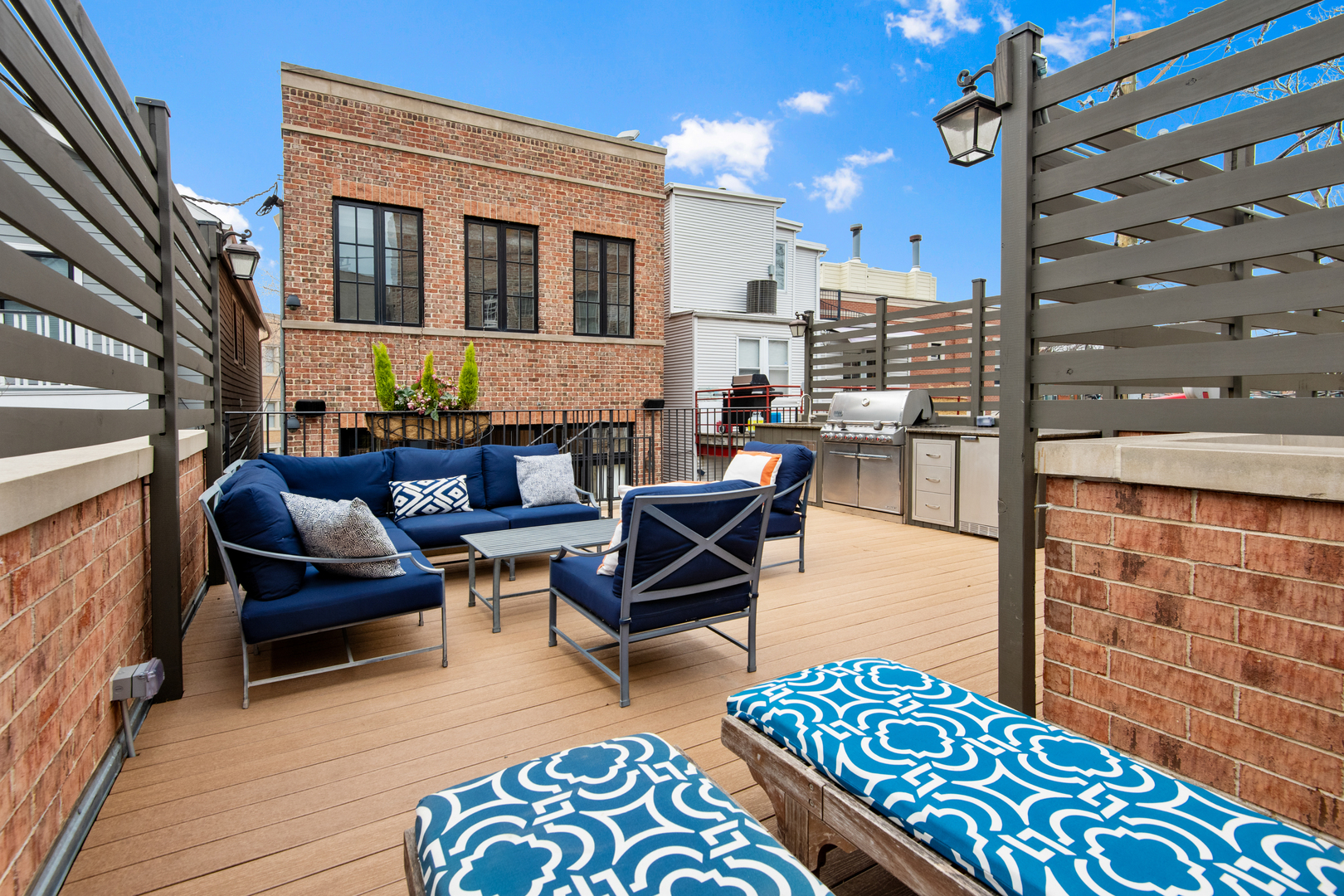 2625 N Seminary Street