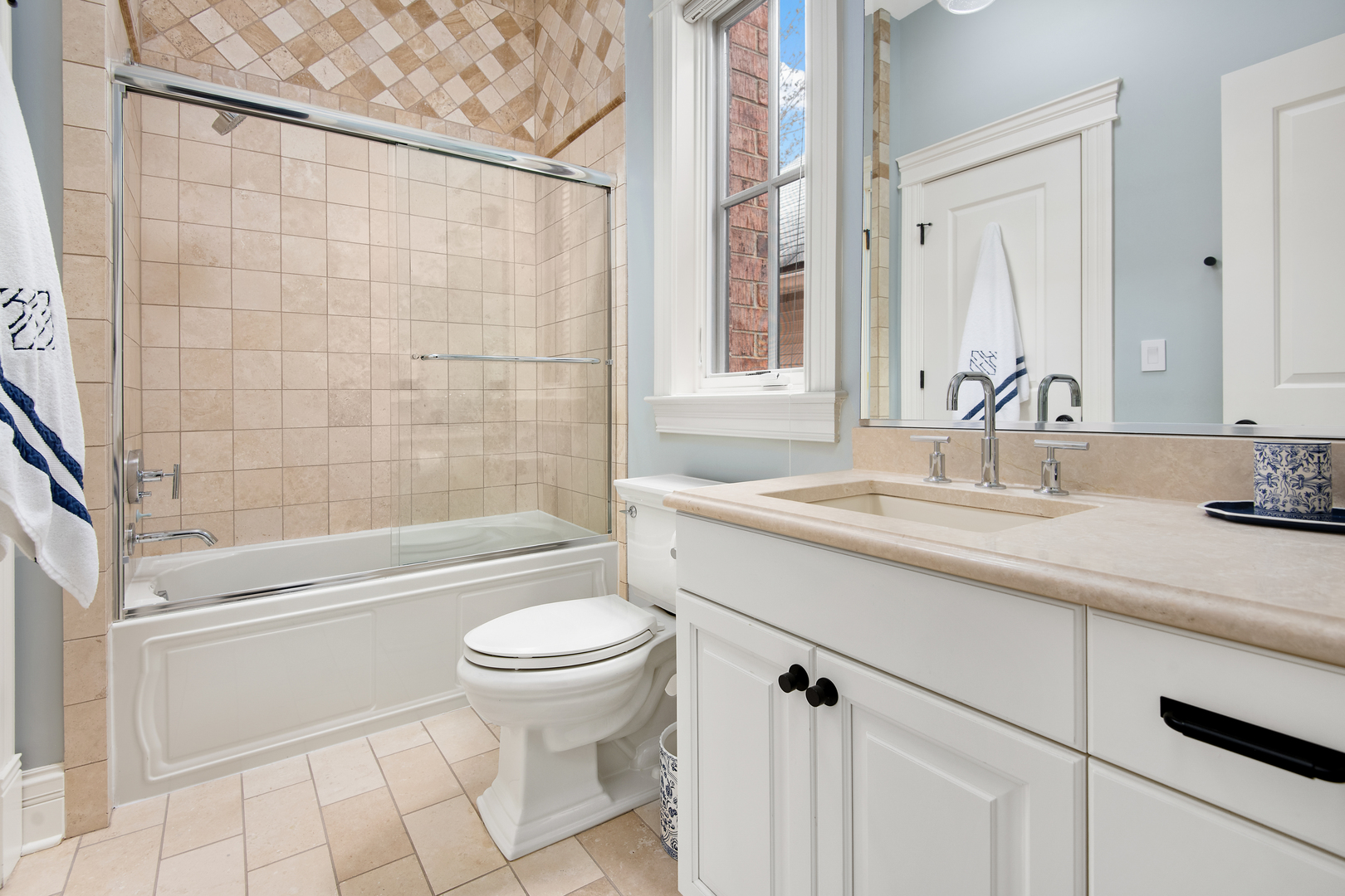 2625 N Seminary Street