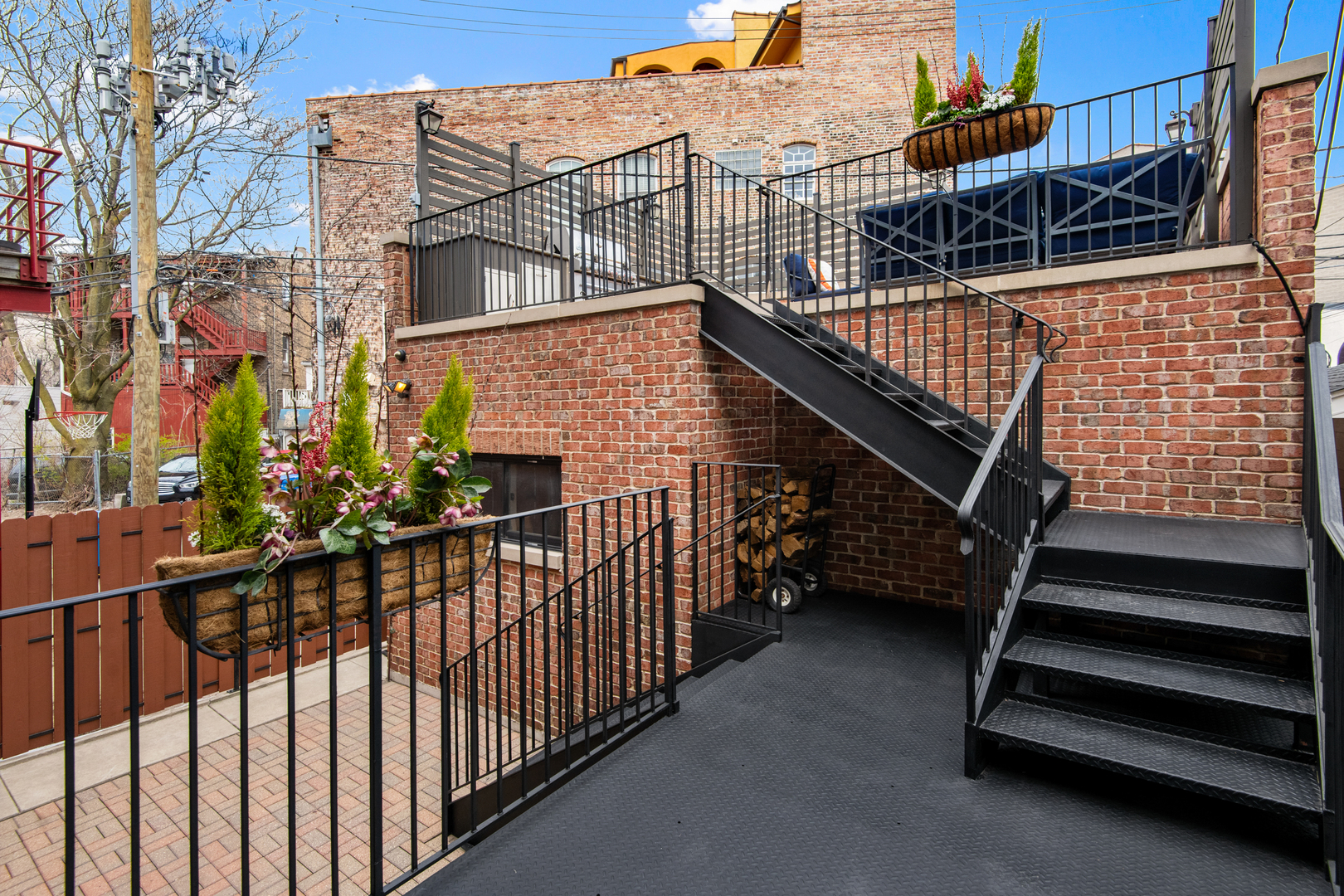 2625 N Seminary Street