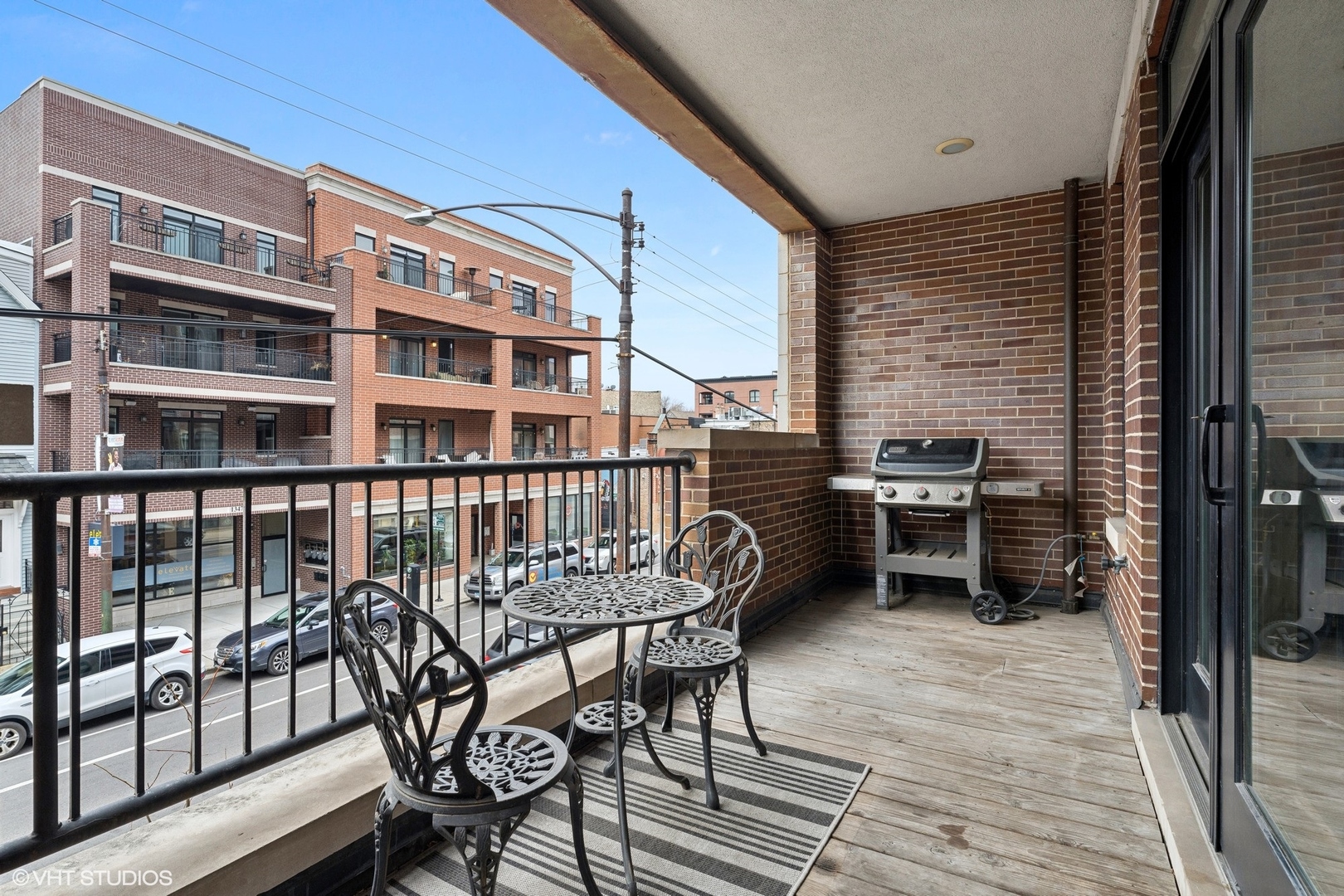1340 W Belmont Avenue Unit: 2