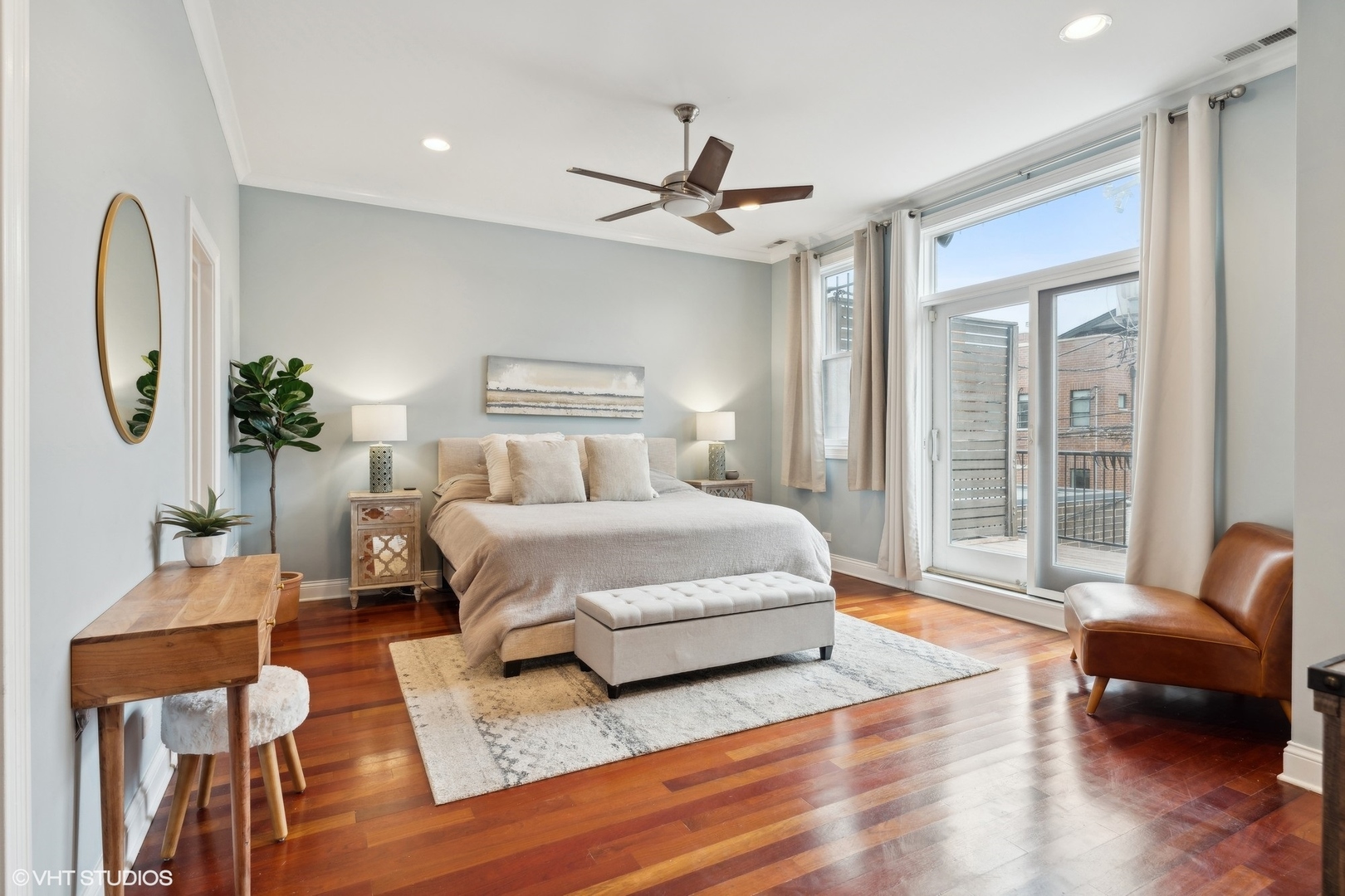 1340 W Belmont Avenue Unit: 2