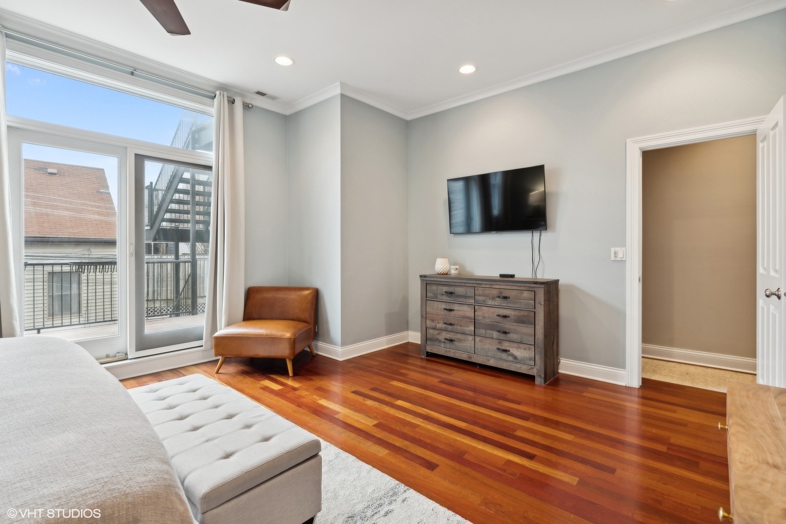 1340 W Belmont Avenue Unit: 2
