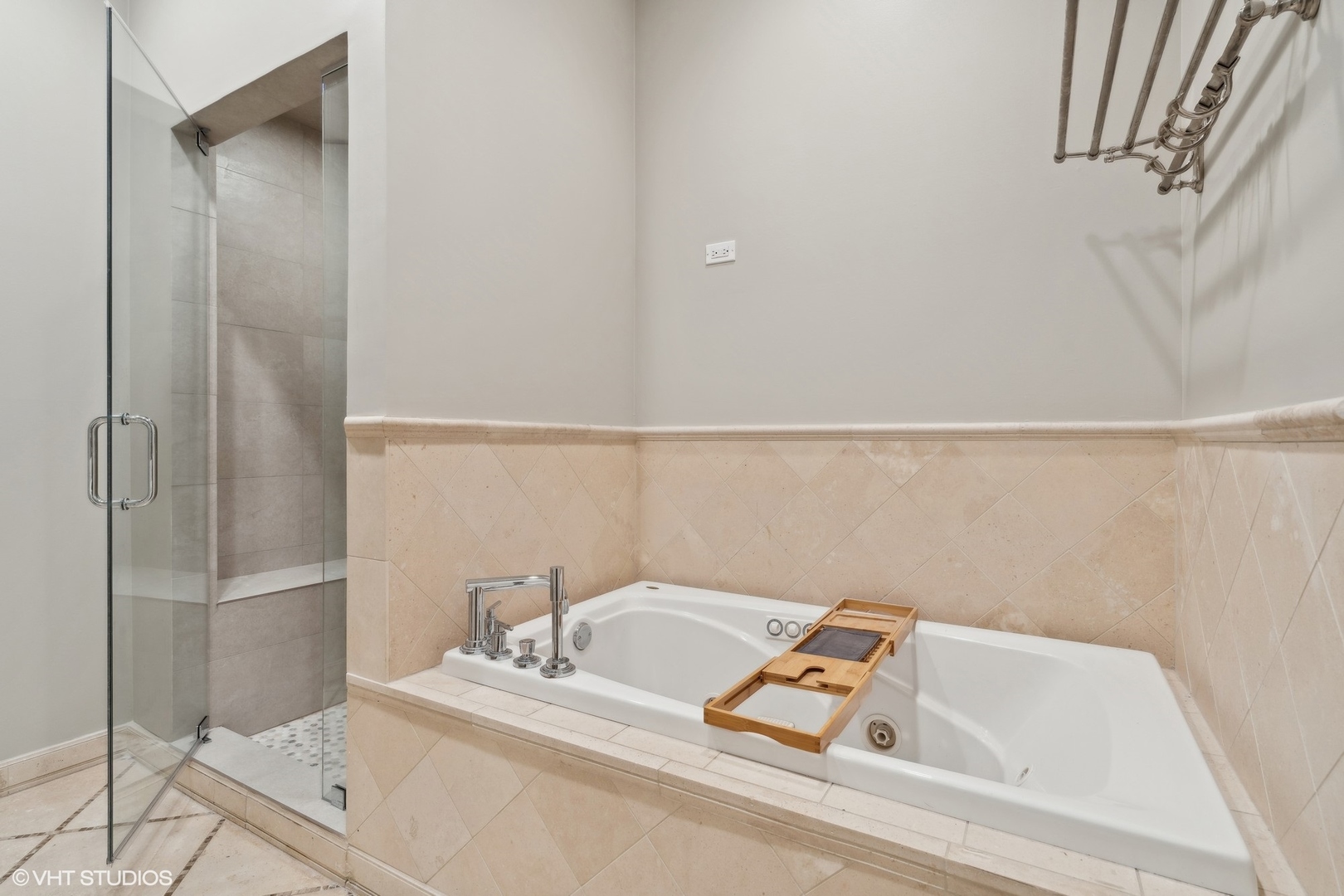 1340 W Belmont Avenue Unit: 2
