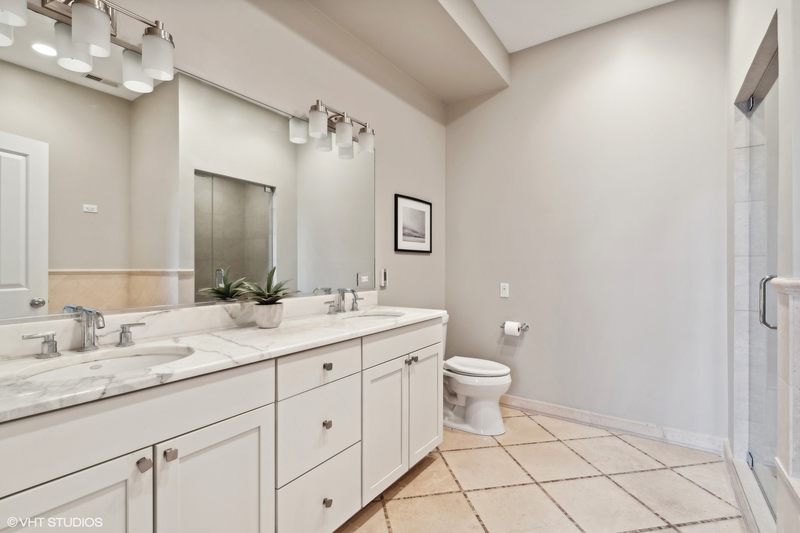 1340 W Belmont Avenue Unit: 2