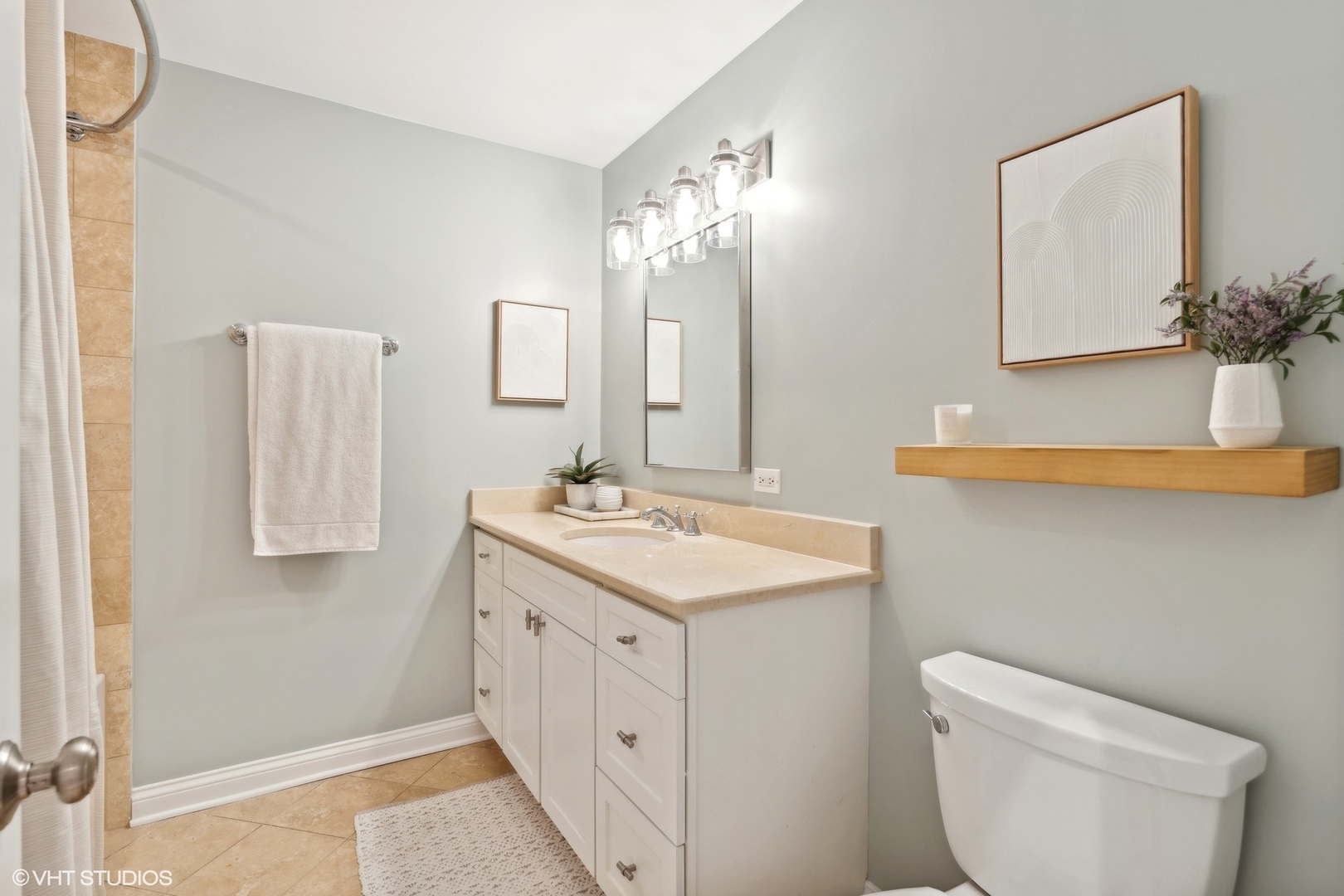 1340 W Belmont Avenue Unit: 2