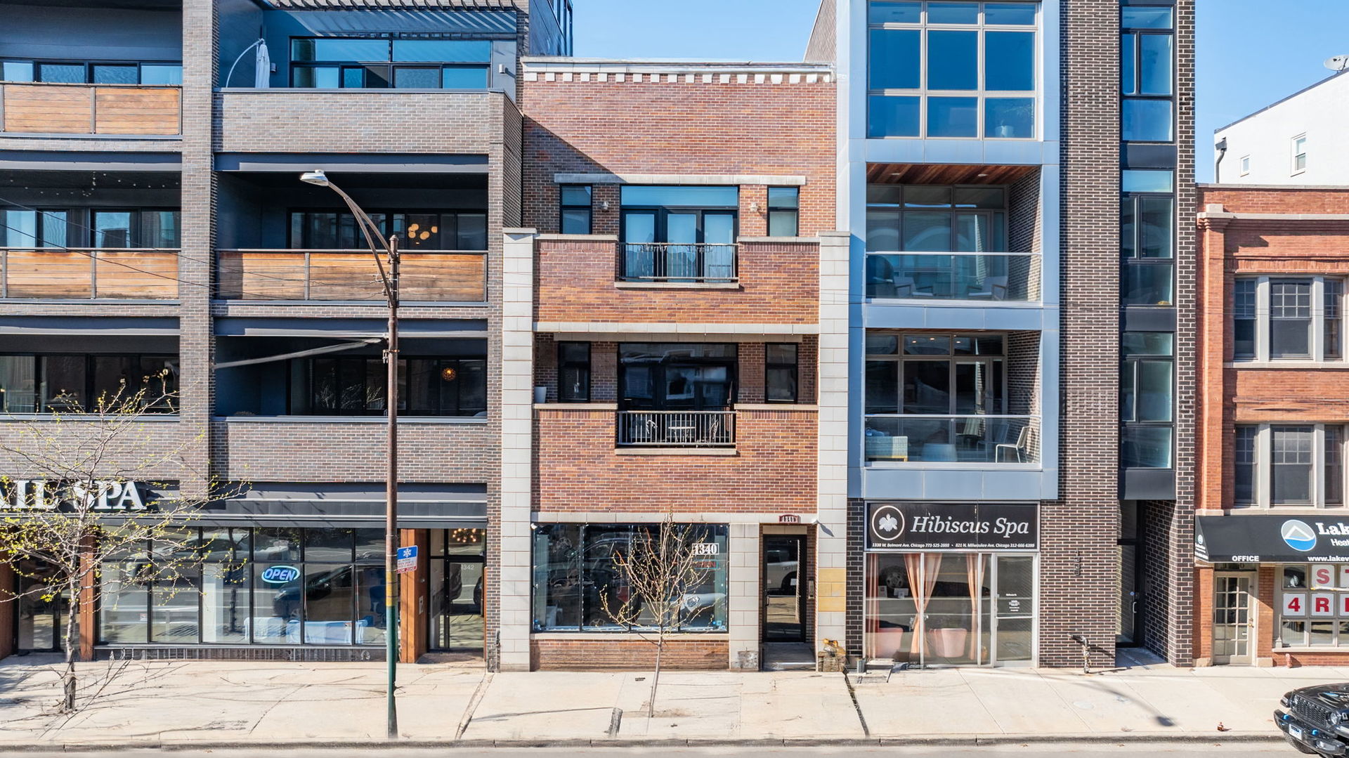 1340 W Belmont Avenue Unit: 2