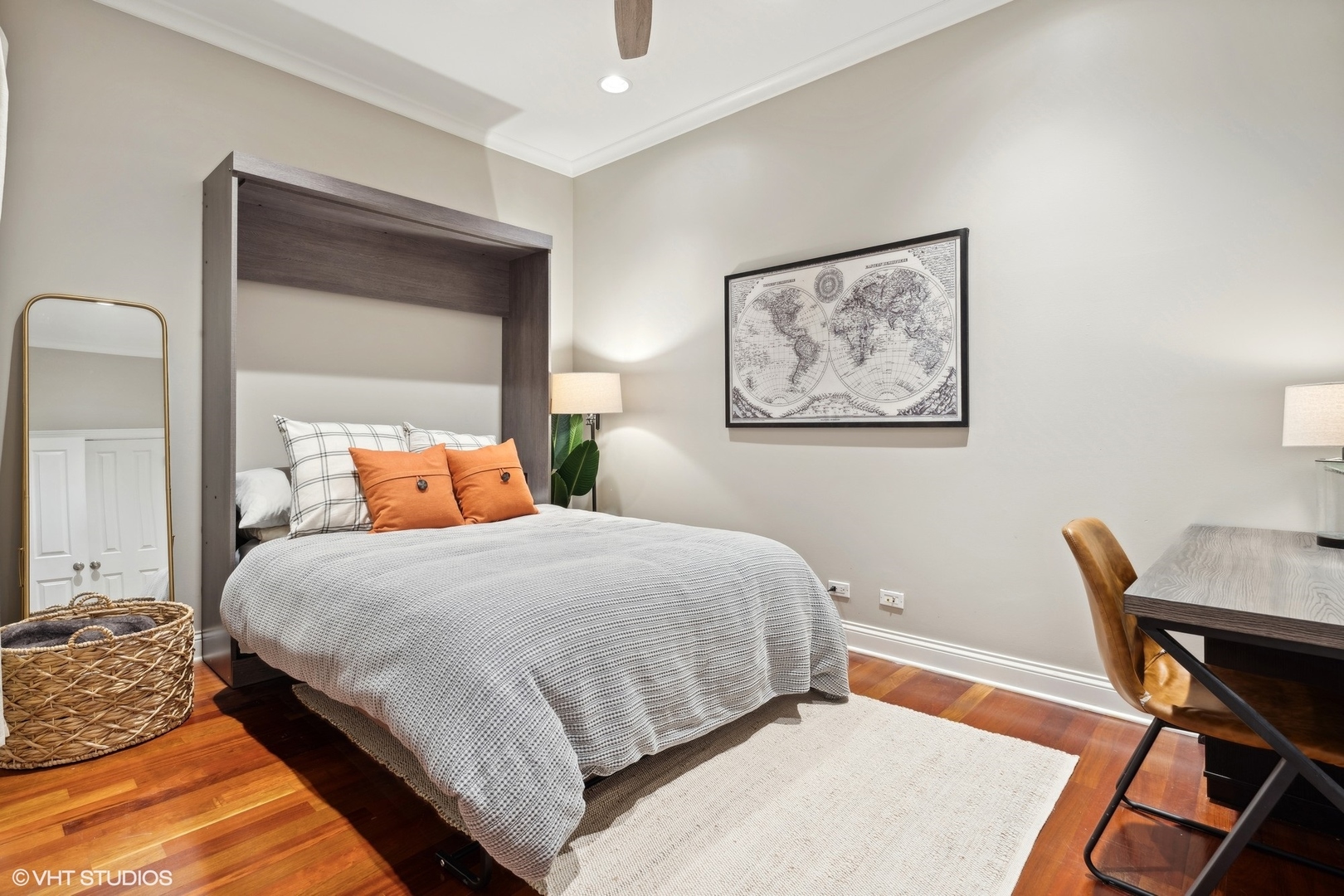 1340 W Belmont Avenue Unit: 2
