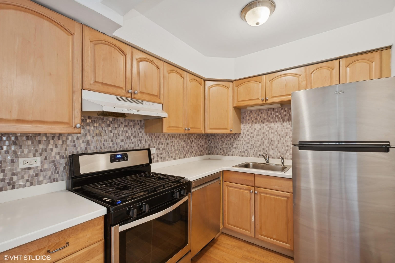 644 W Arlington Place Unit: 4J