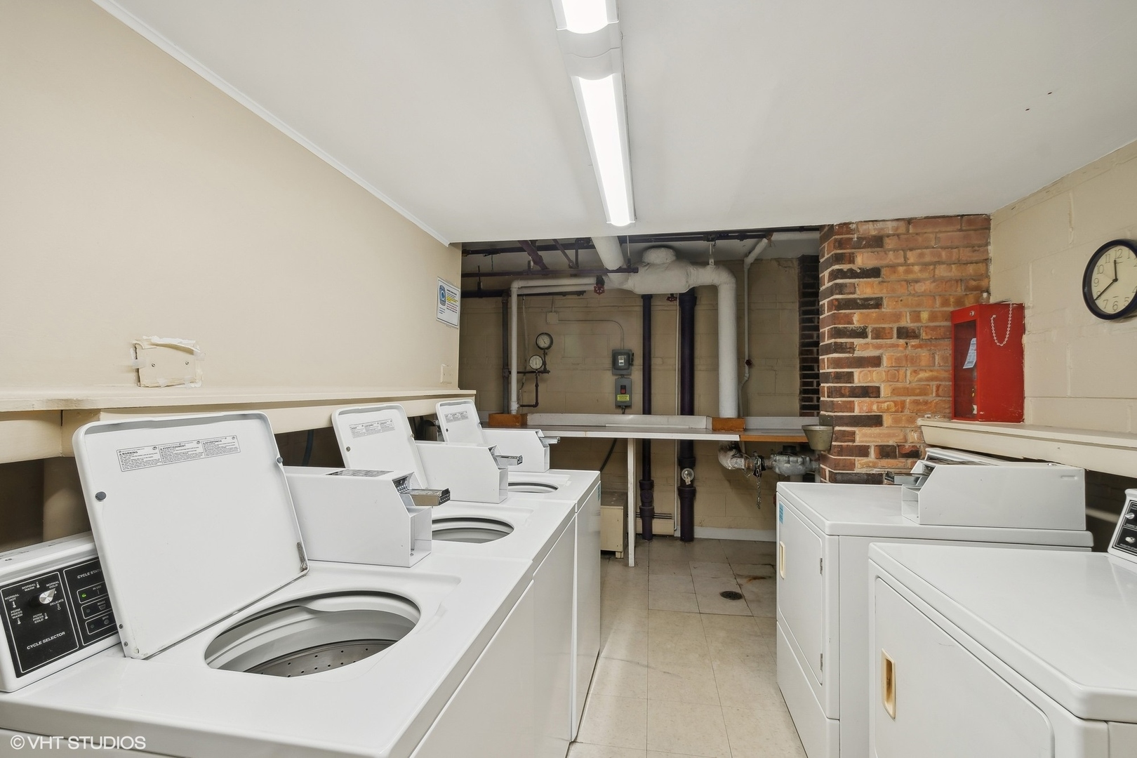 644 W Arlington Place Unit: 4J