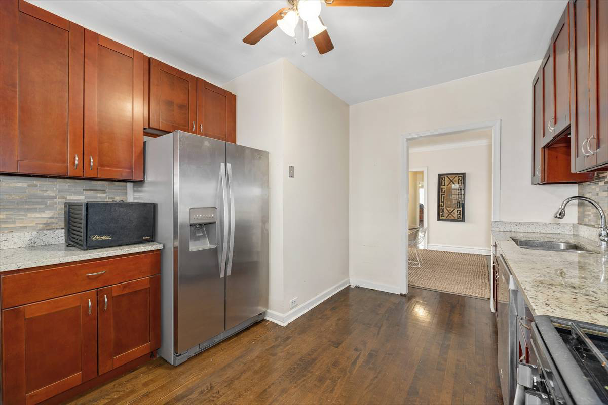 3617 N Sawyer Avenue Unit: 2