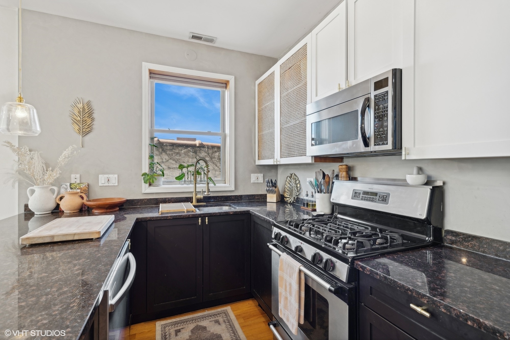 2312 W North Avenue Unit: 3W