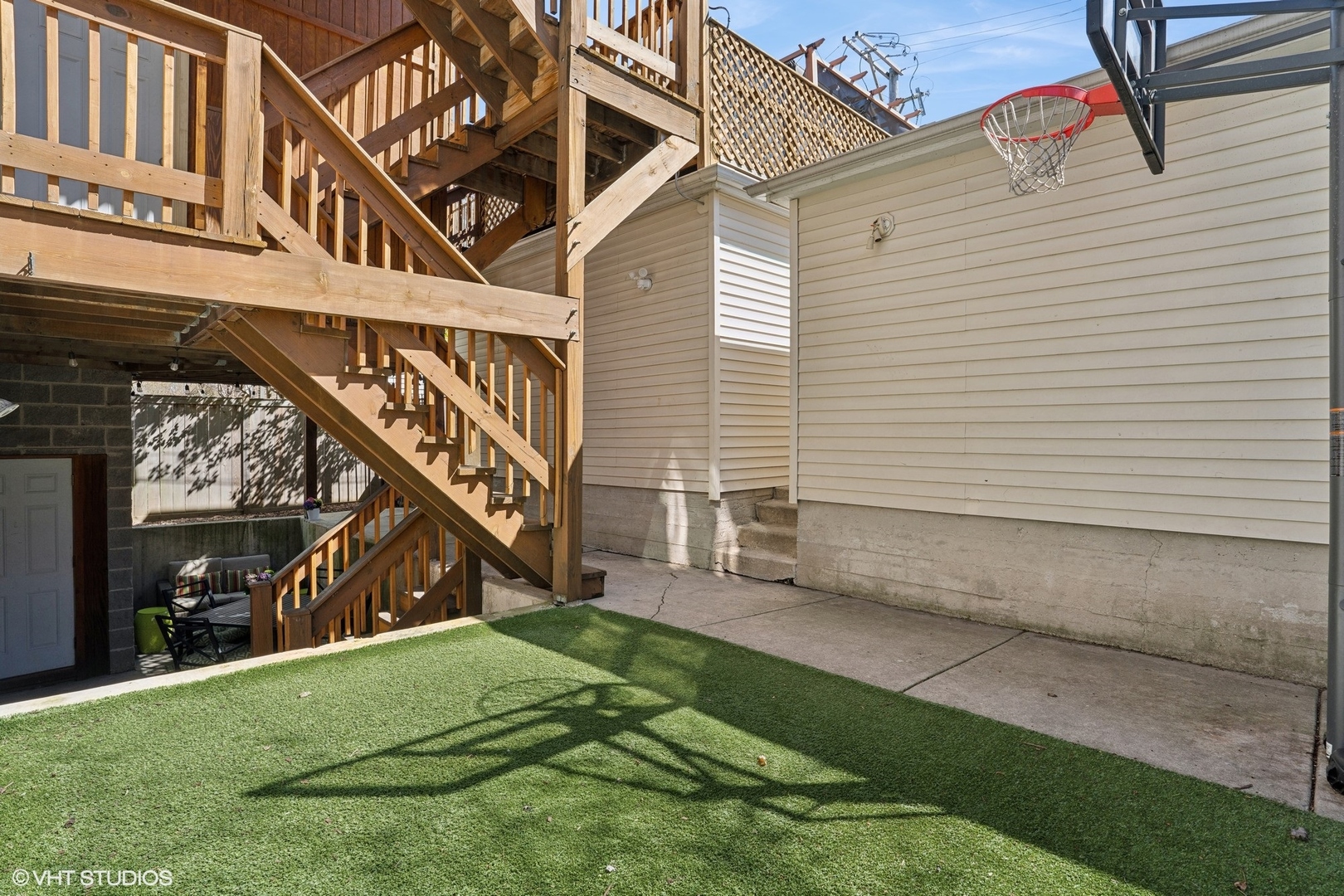 2321 W Lyndale Street Unit: 1