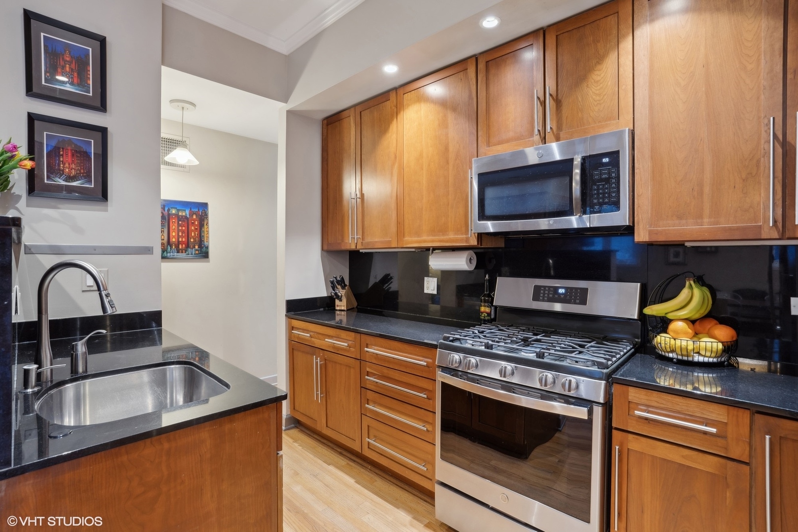 2321 W Lyndale Street Unit: 1