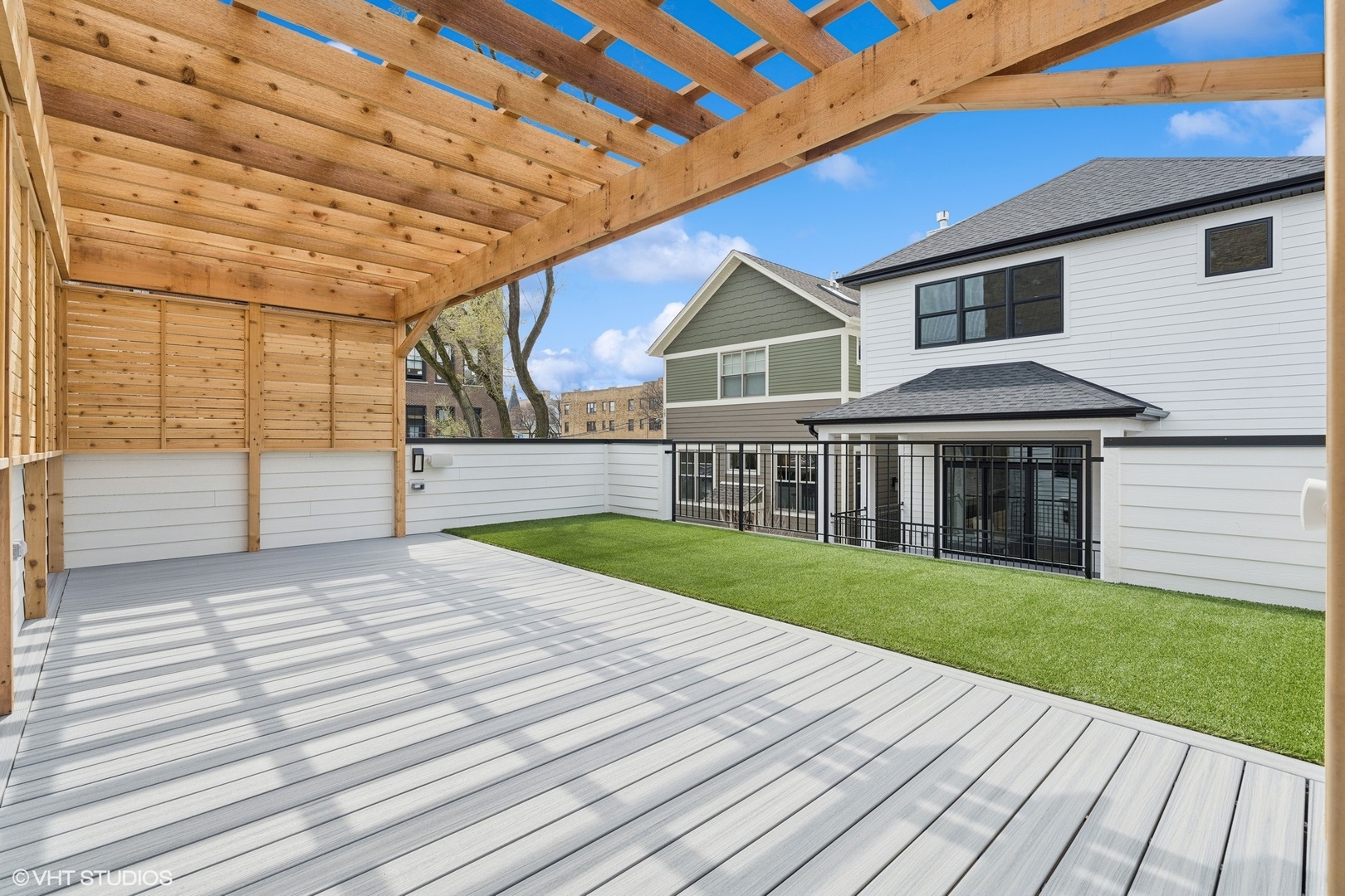 3529 N Paulina Street