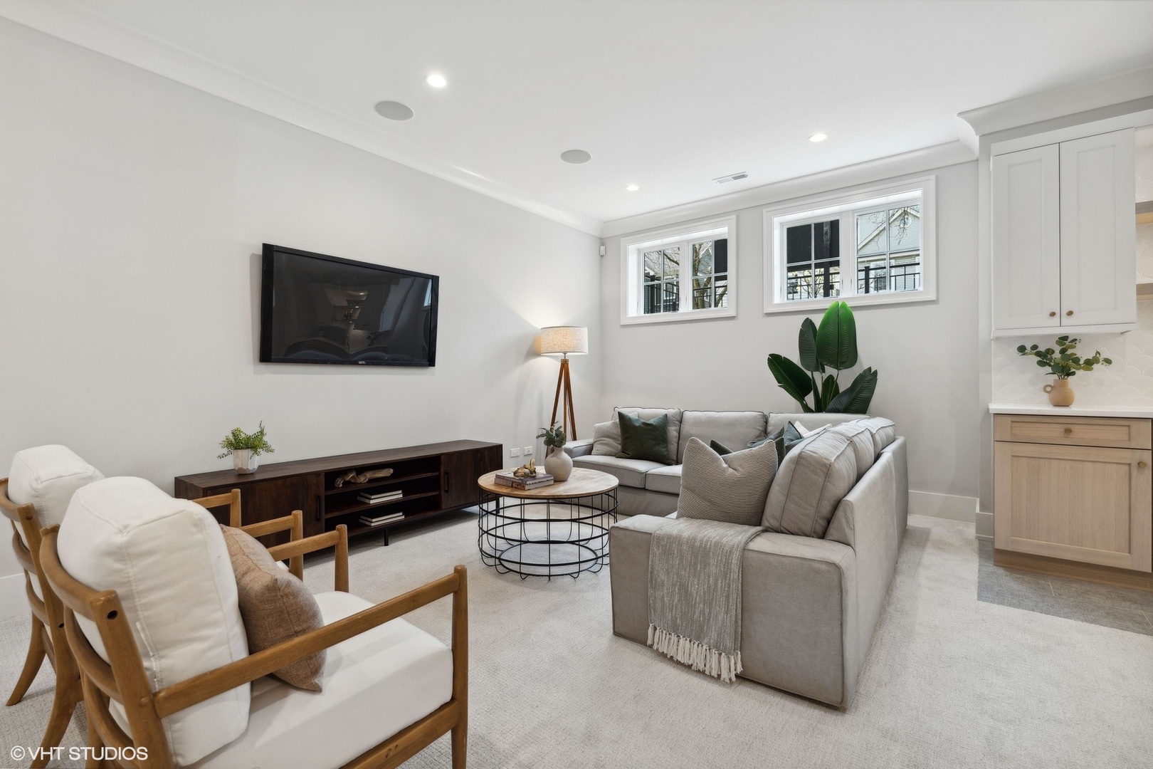 3529 N Paulina Street