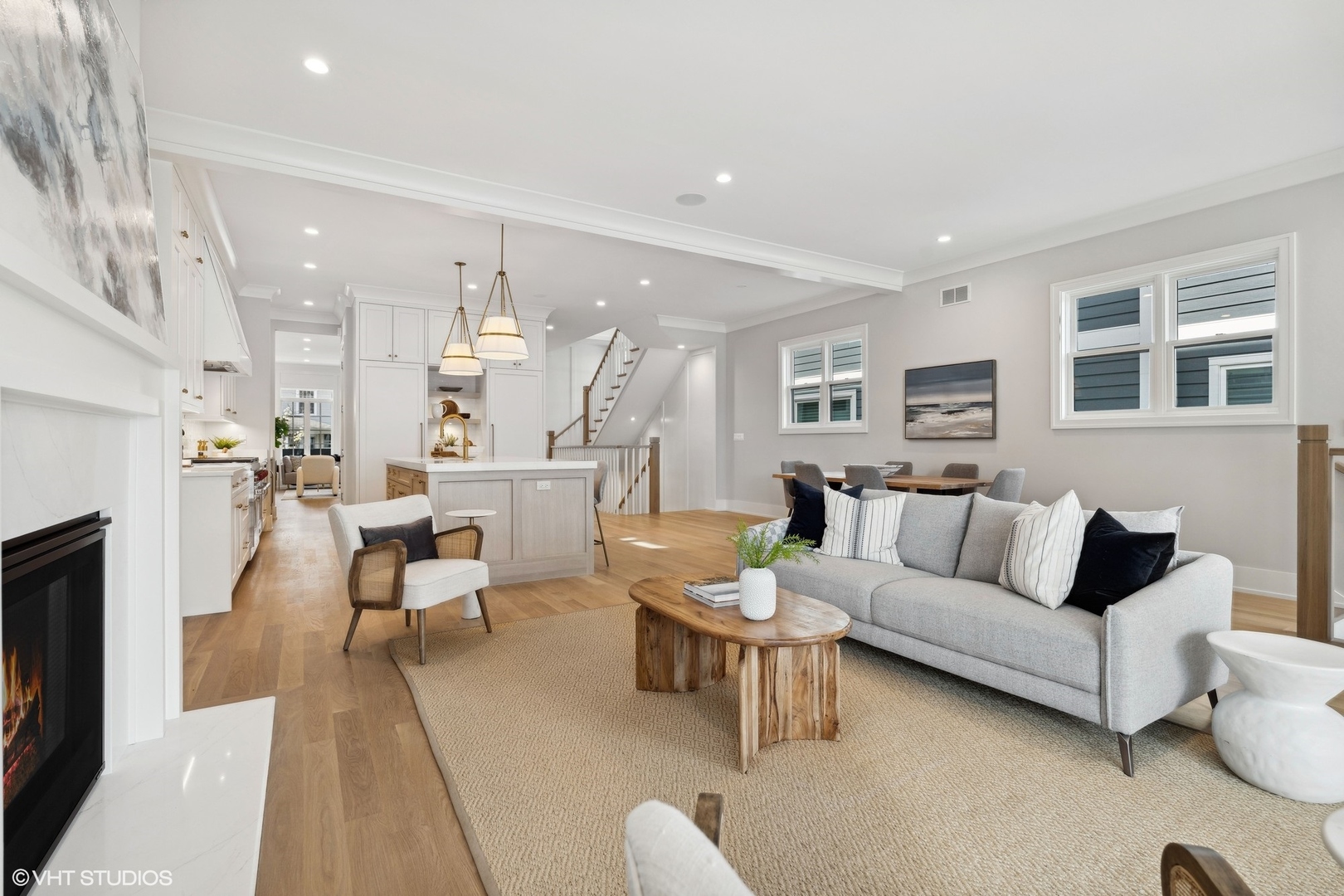 3529 N Paulina Street