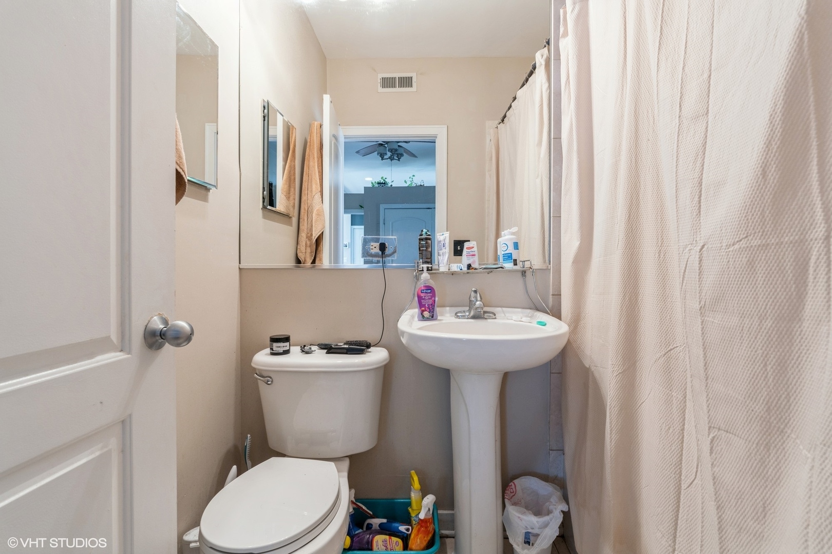 1347 N Greenview Avenue Unit: 2R