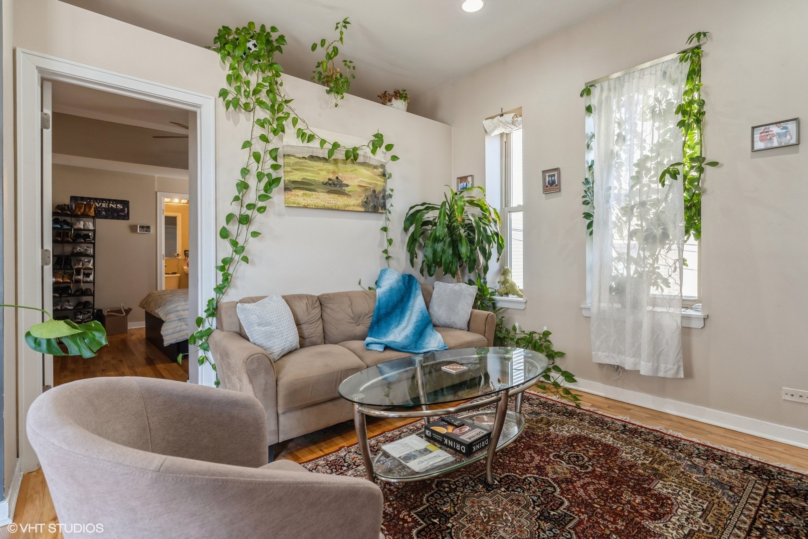 1347 N Greenview Avenue Unit: 2R