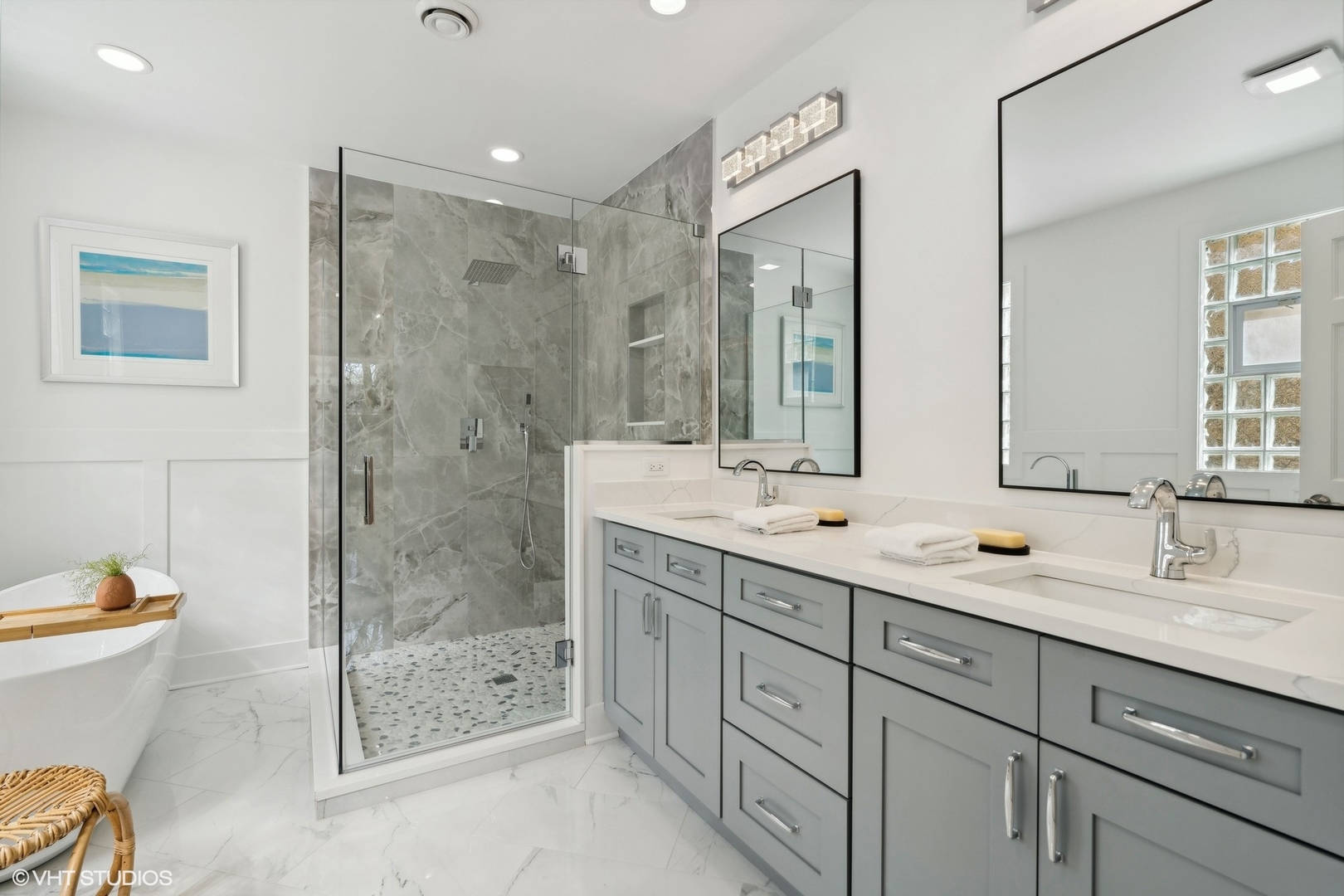 3846 N Seeley Avenue