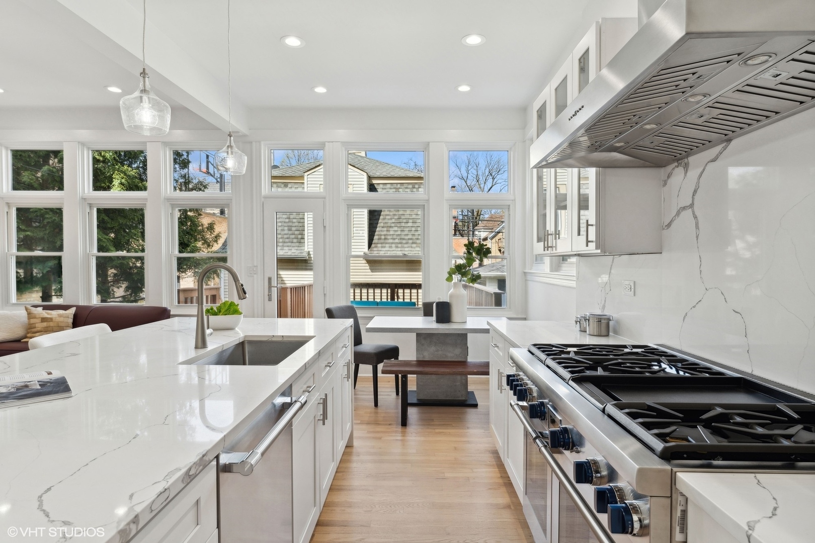 3846 N Seeley Avenue