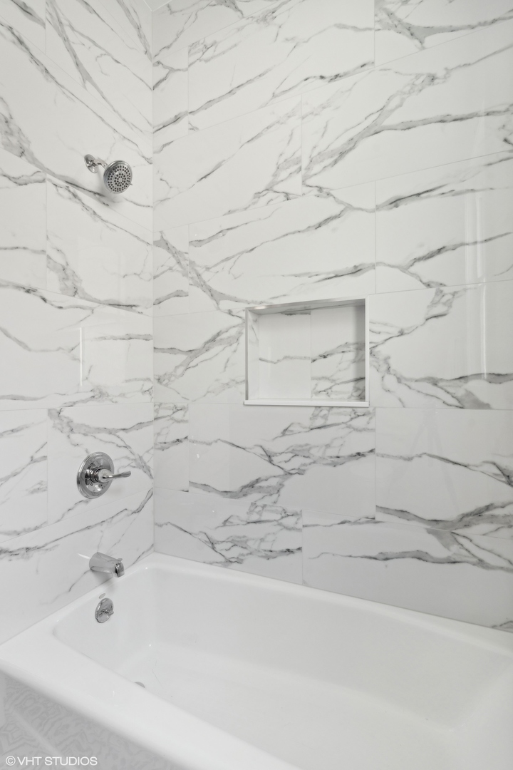 3846 N Seeley Avenue