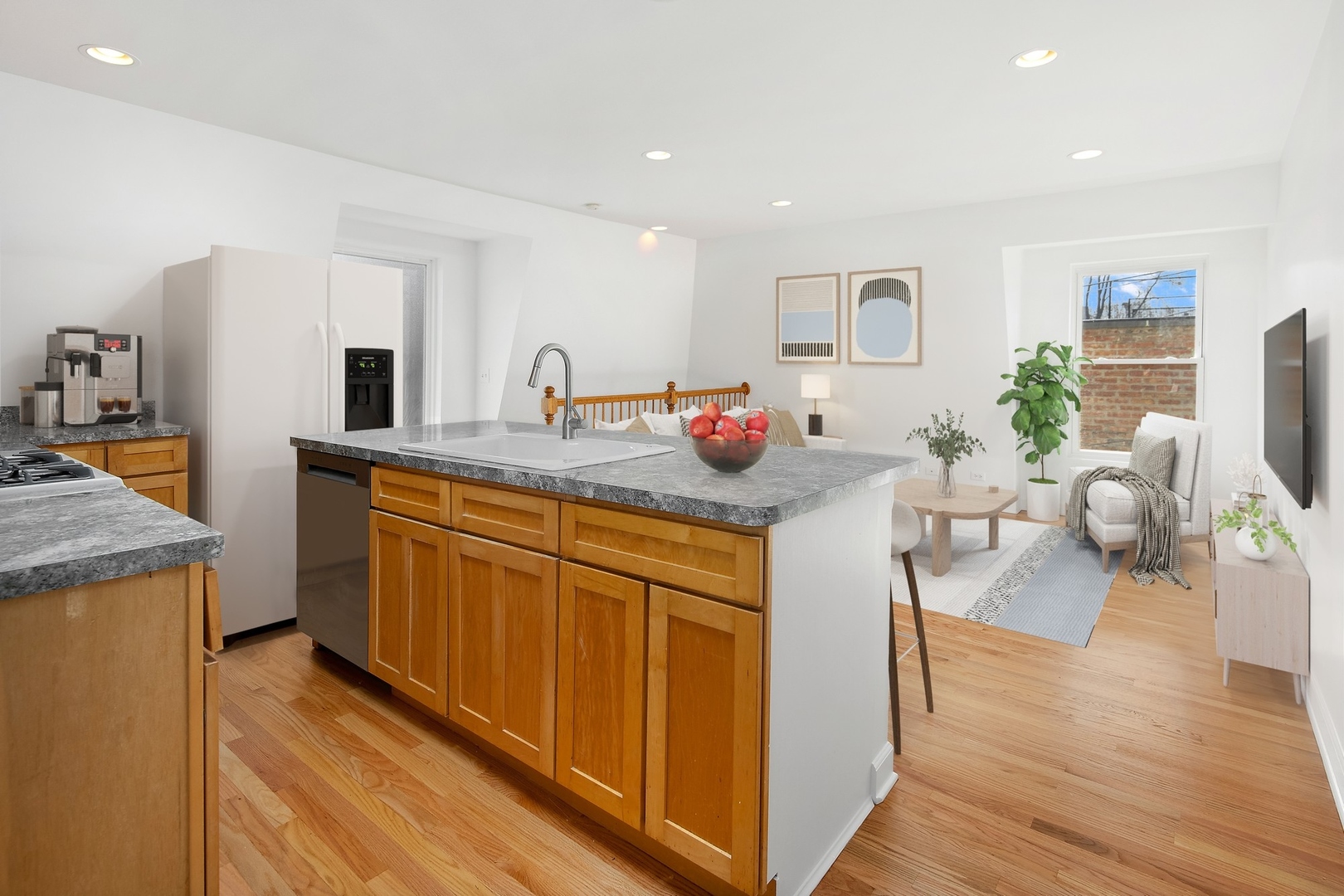 3846 N Seeley Avenue