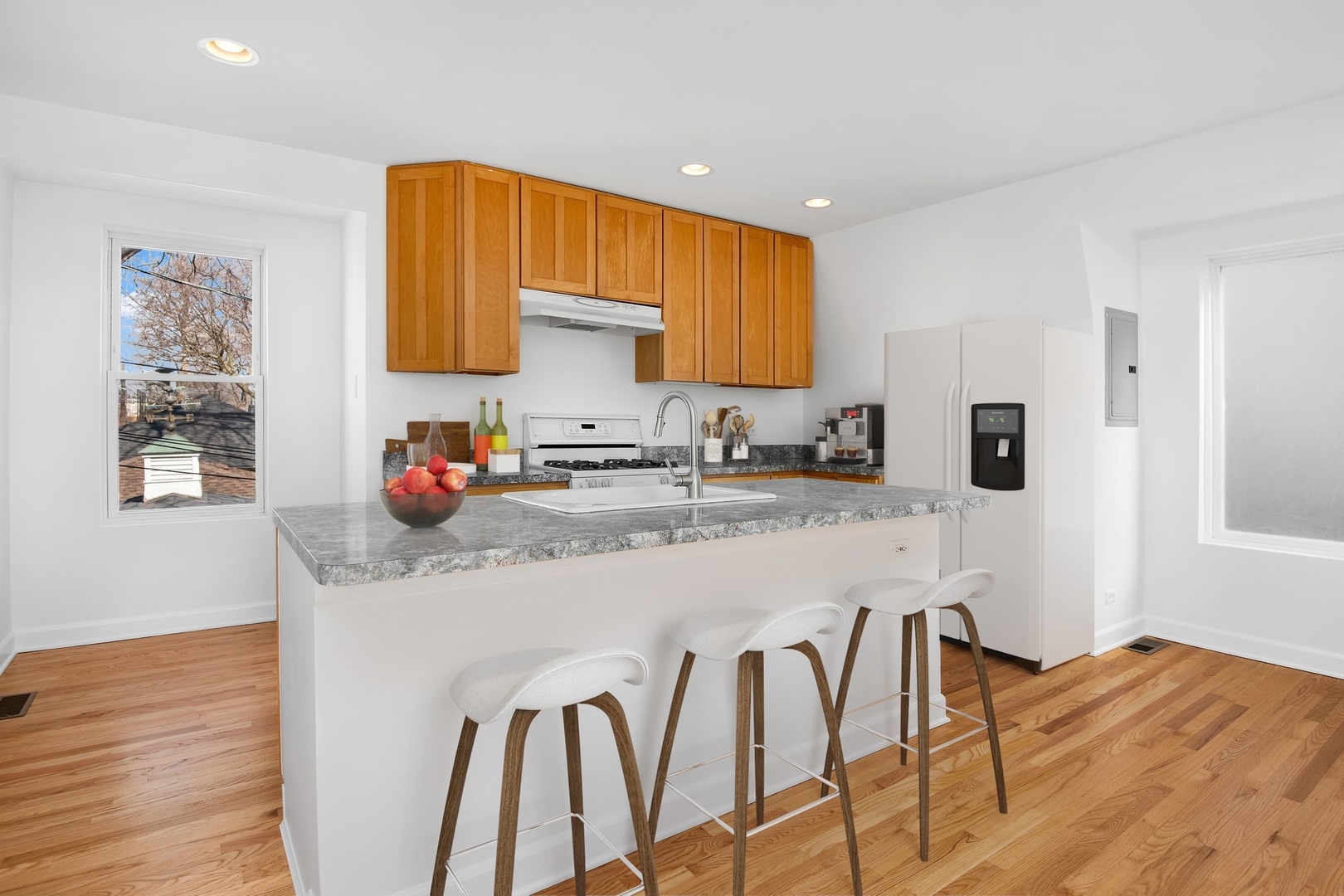 3846 N Seeley Avenue