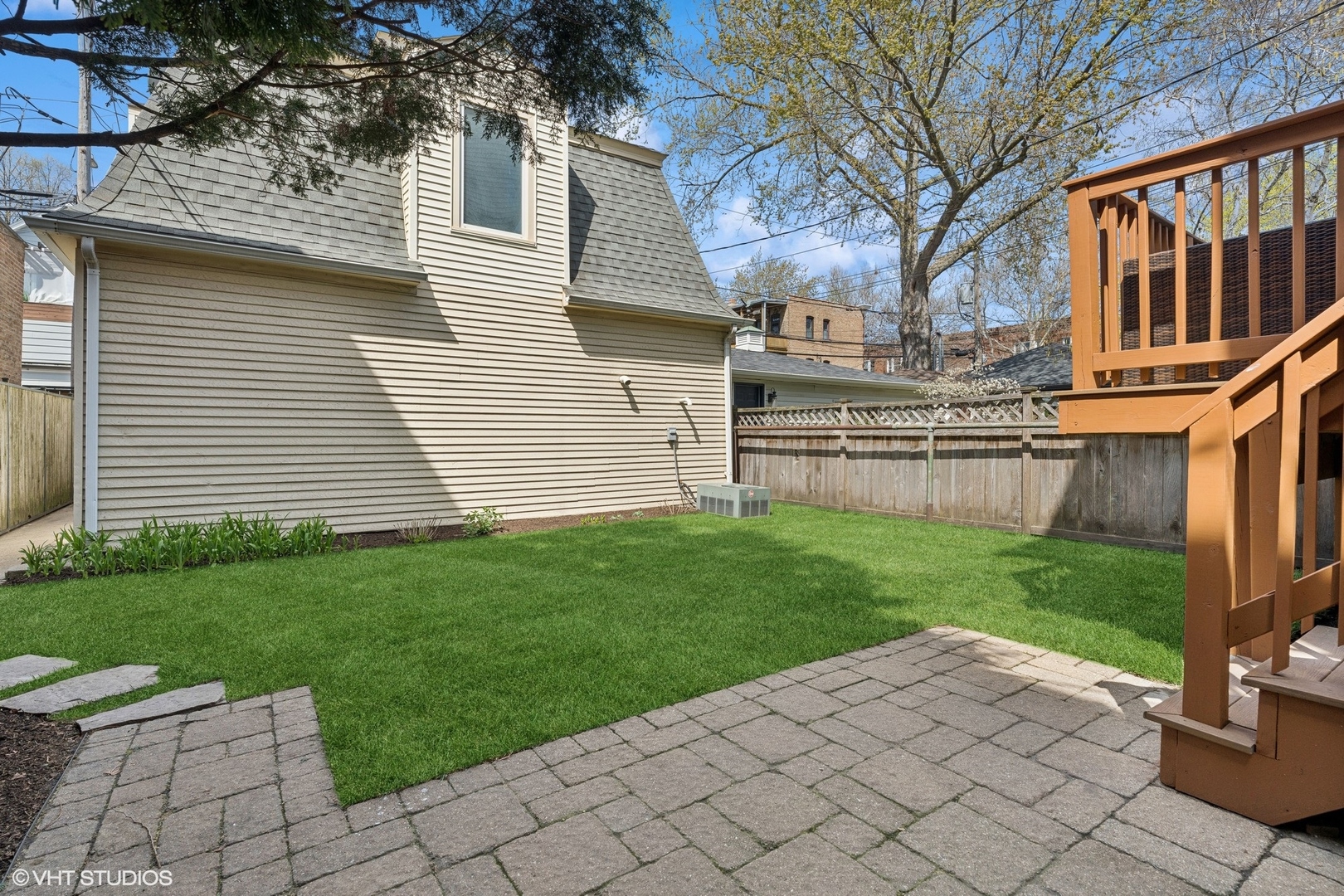 3846 N Seeley Avenue